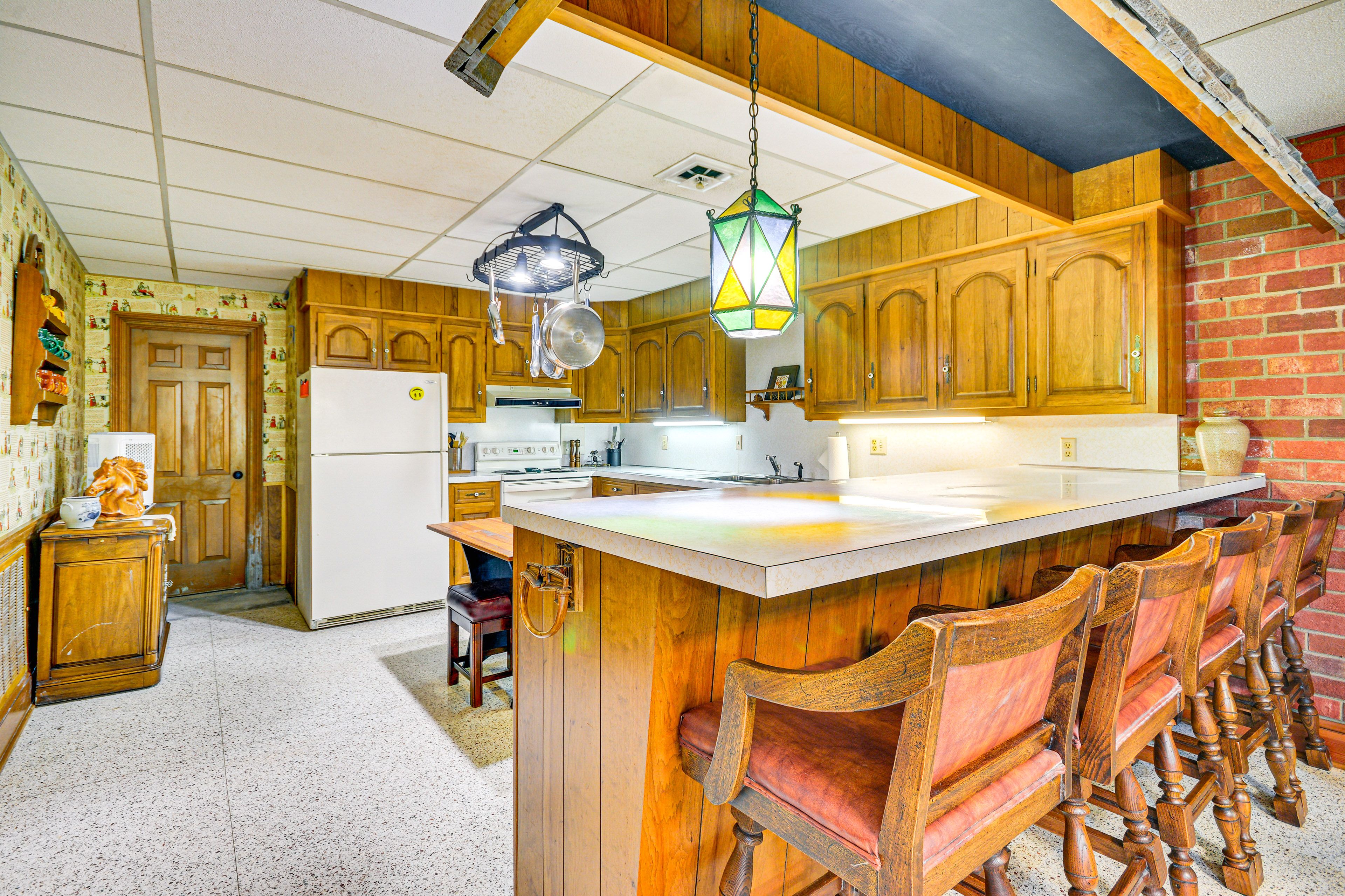 Kitchen | Breakfast Bar | Basement Level