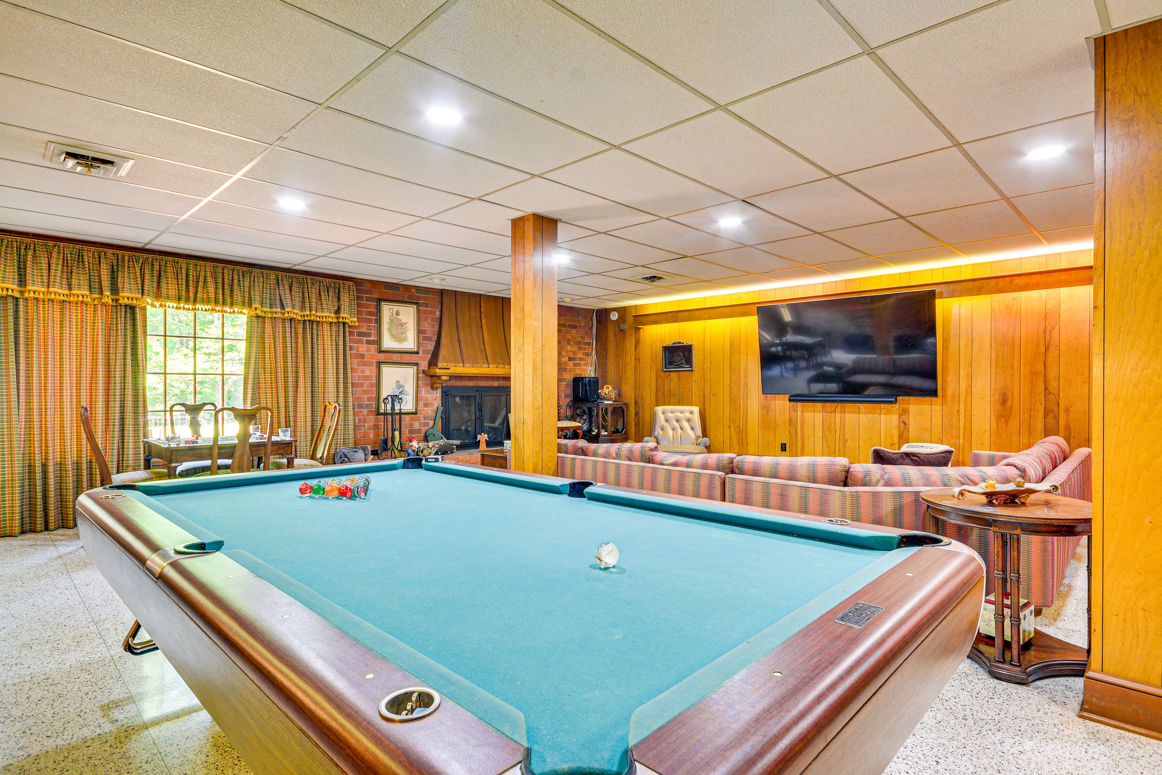 Thomasville Vacation Rental | 4BR | 3.5BA | Steps Required | 4,338 Sq Ft