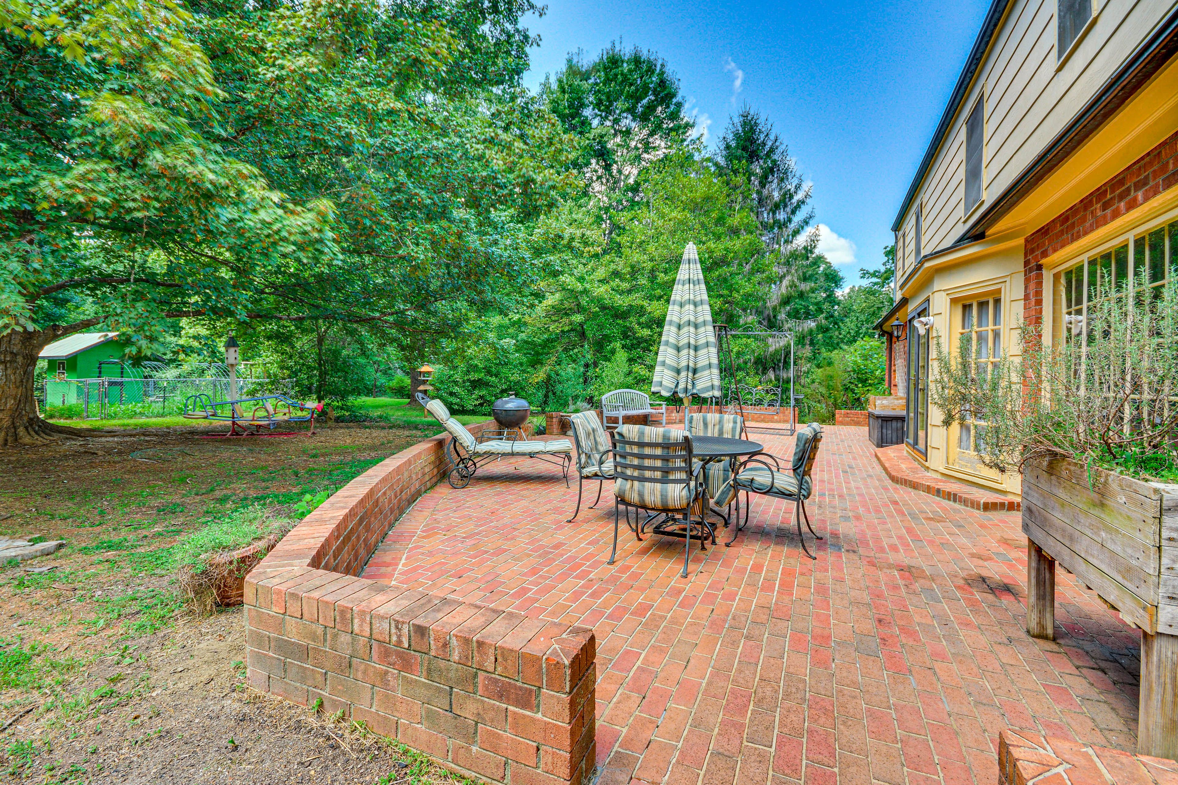 Private Patio | Outdoor Dining | Backyard