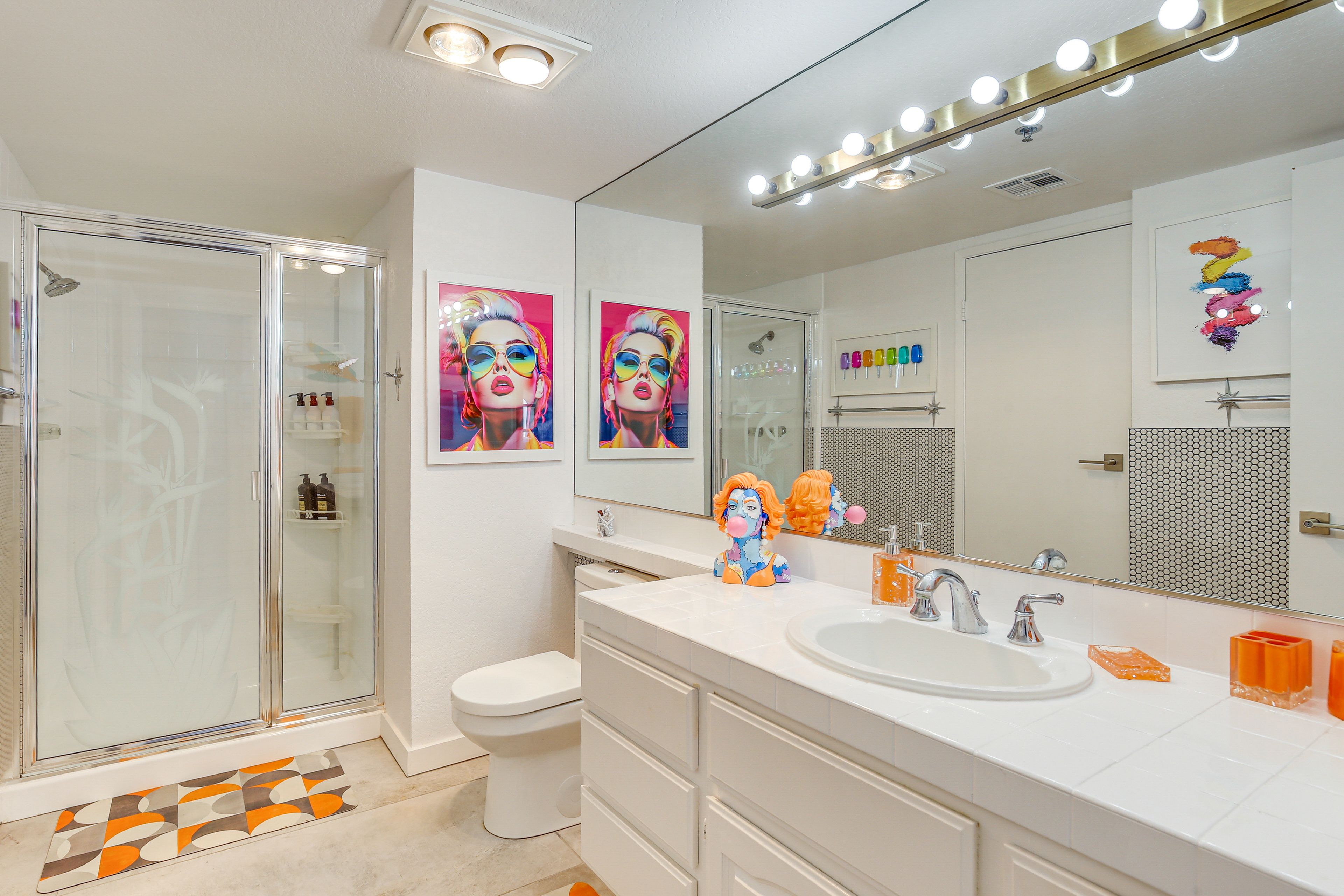 Full Bathroom | Complimentary Toiletries