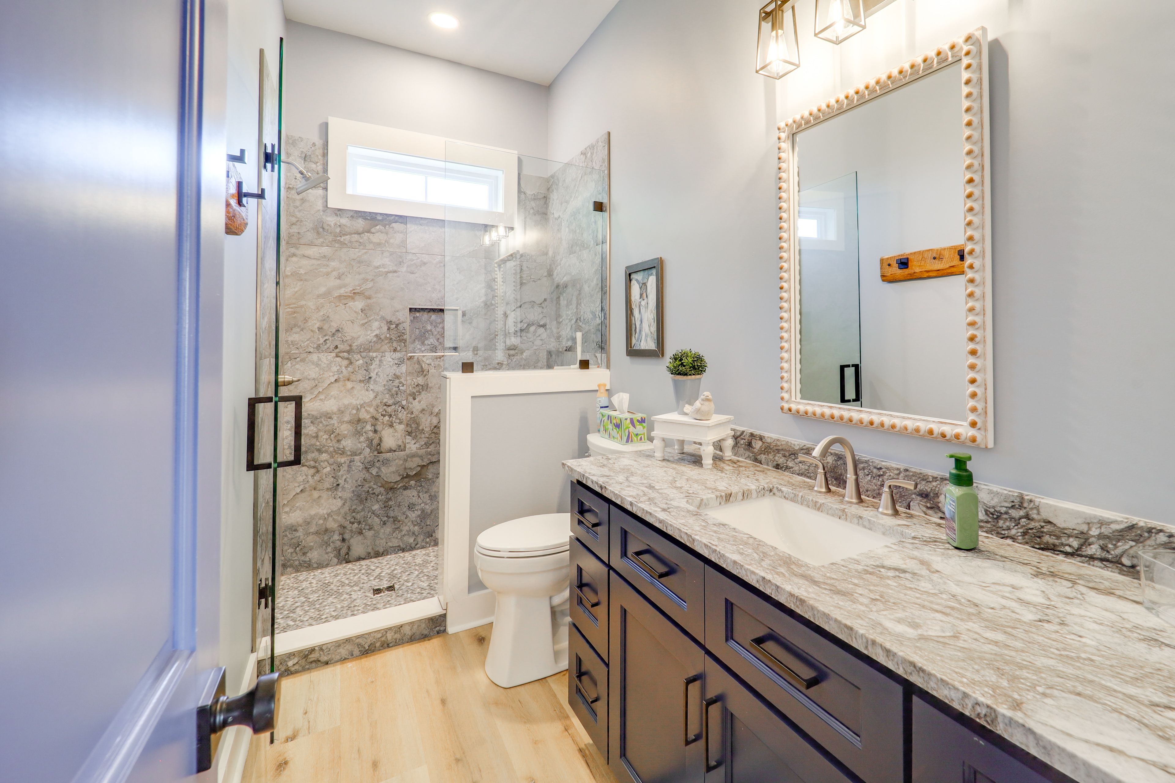 Full Bathroom | Main Floor