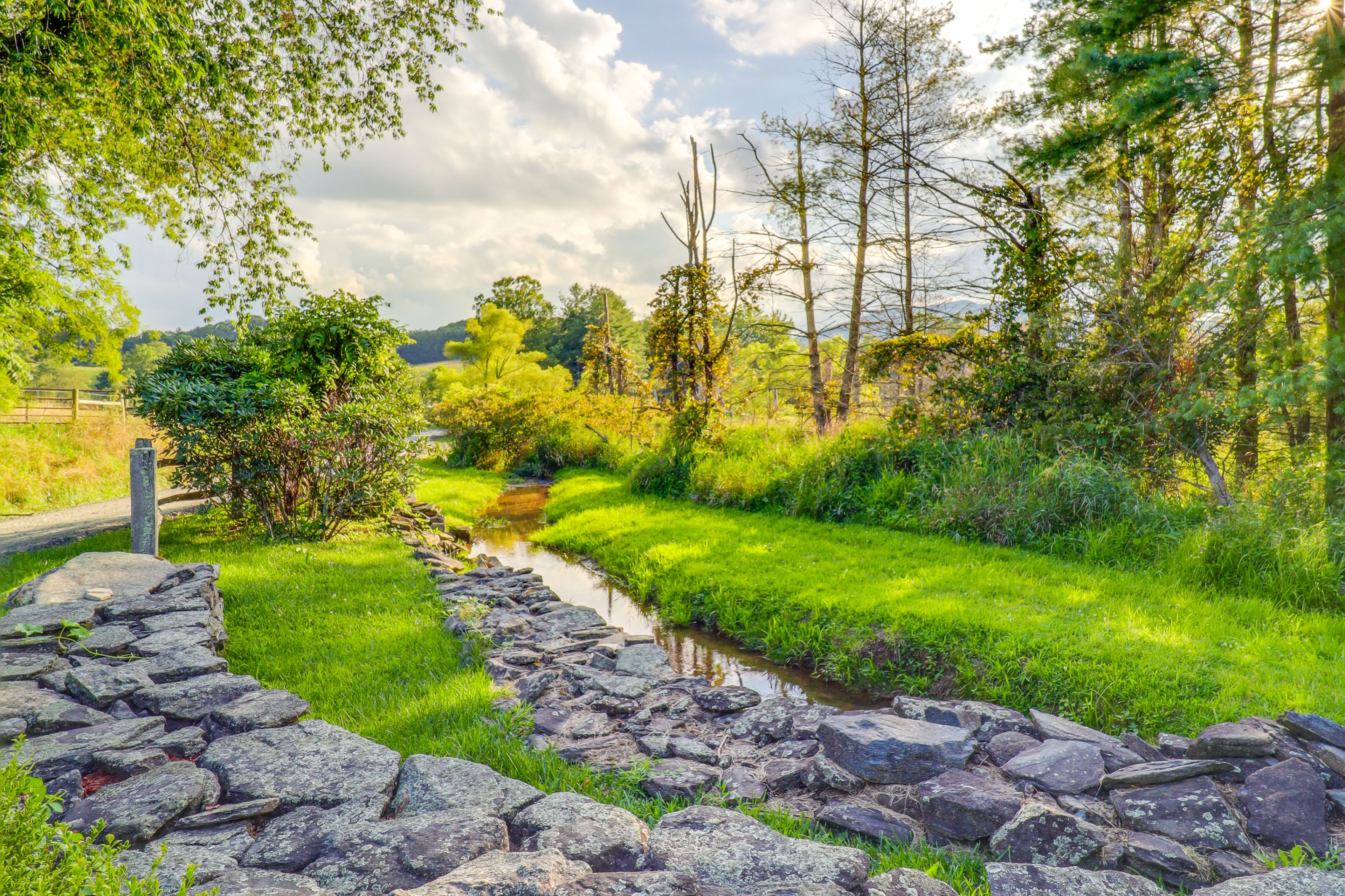 Village on the New | Community Amenities | Park | River Access