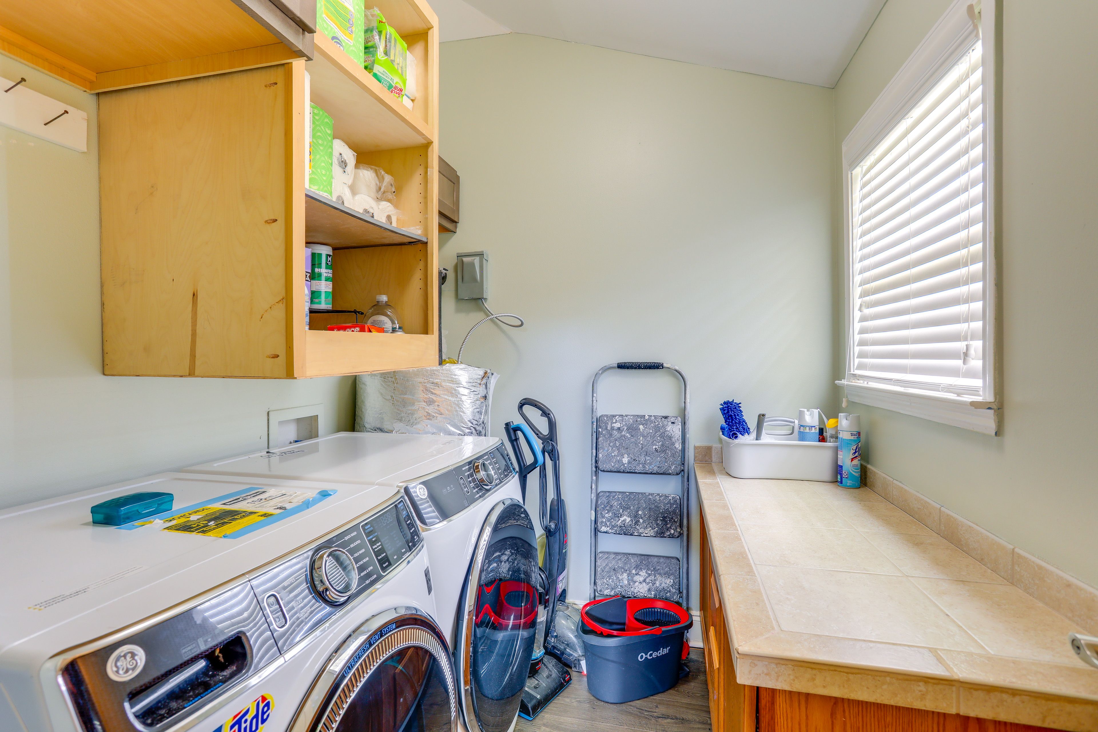 Laundry Room | Washer & Dryer