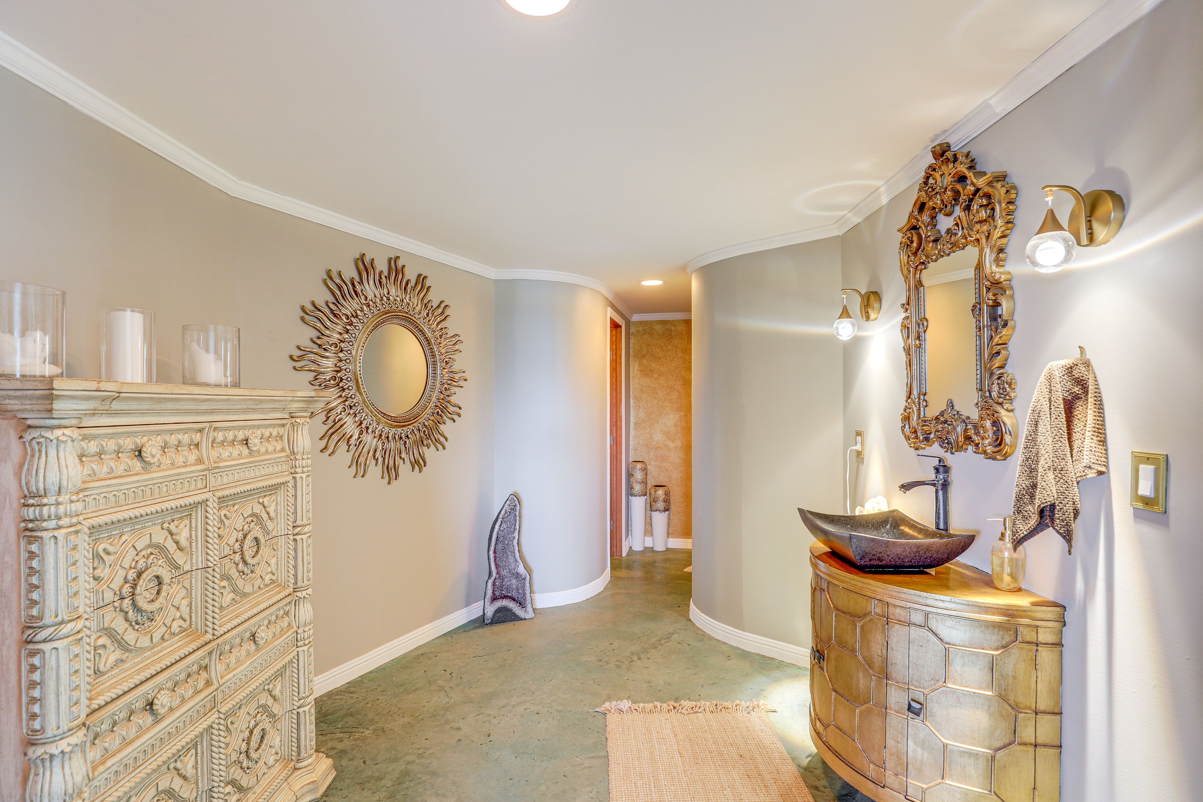 Full Bath | Towels | Hair Dryer