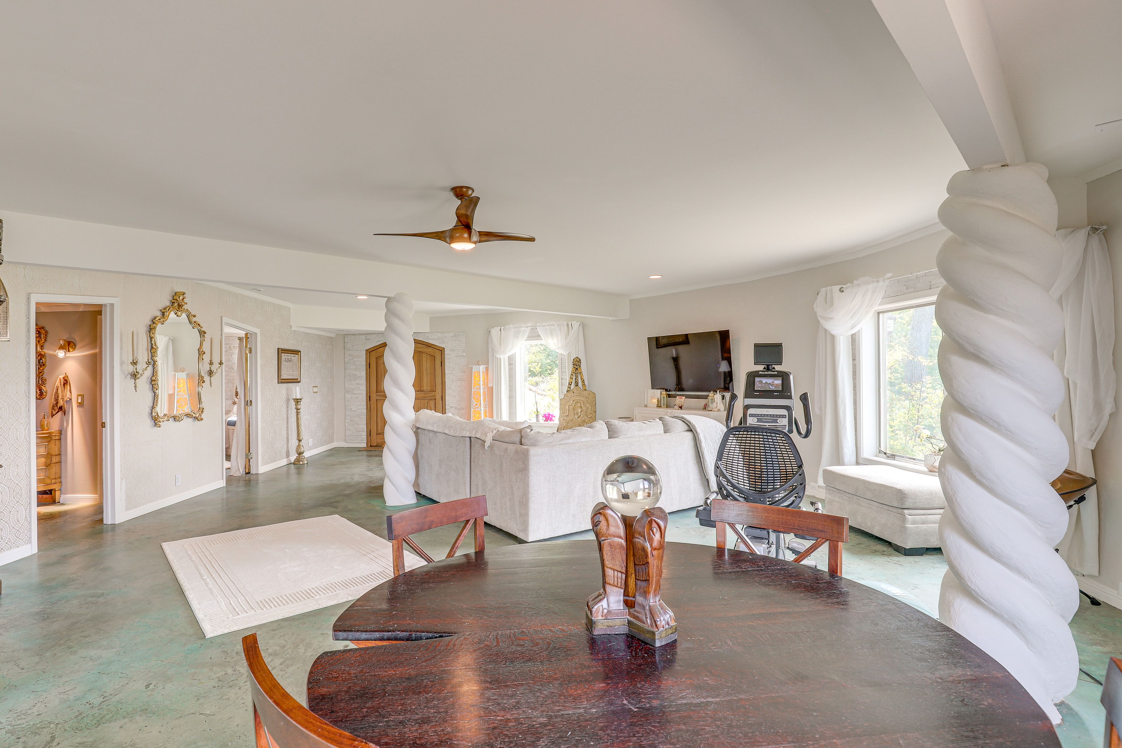 Dining Area | Dishware & Flatware