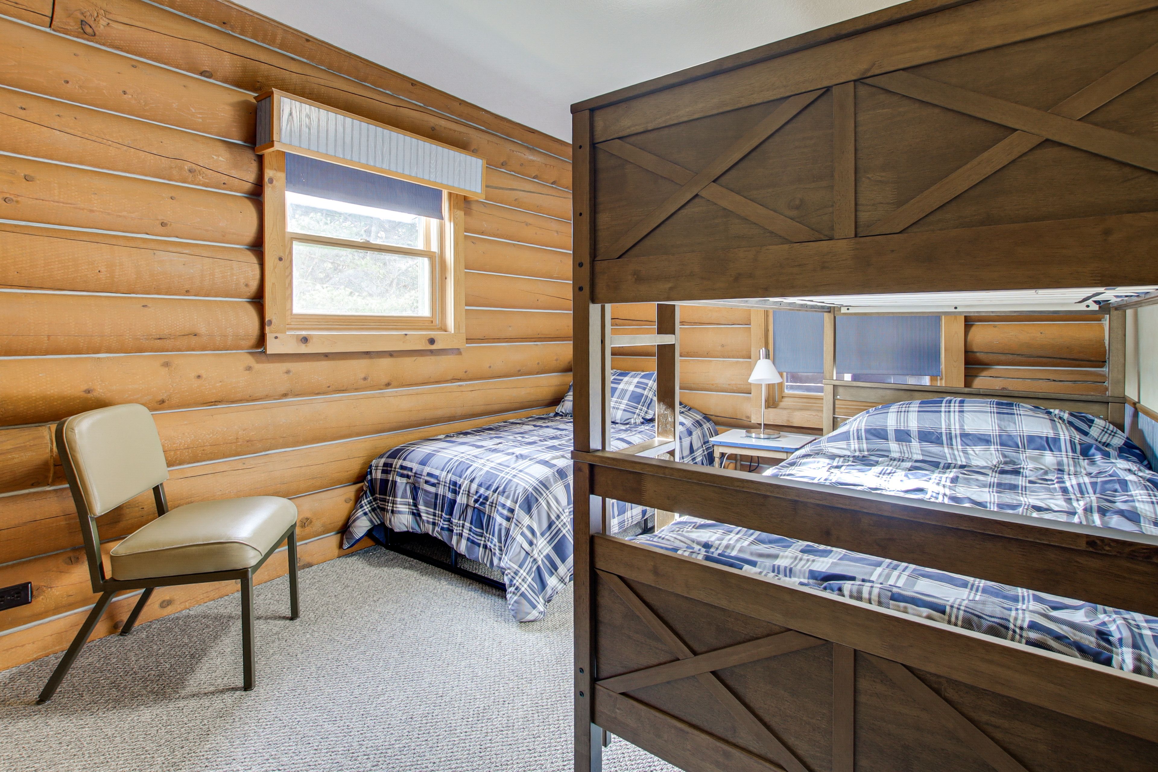 Bedroom 1 | Twin Bed | Twin Bunk Bed | Linens Provided | Main Floor