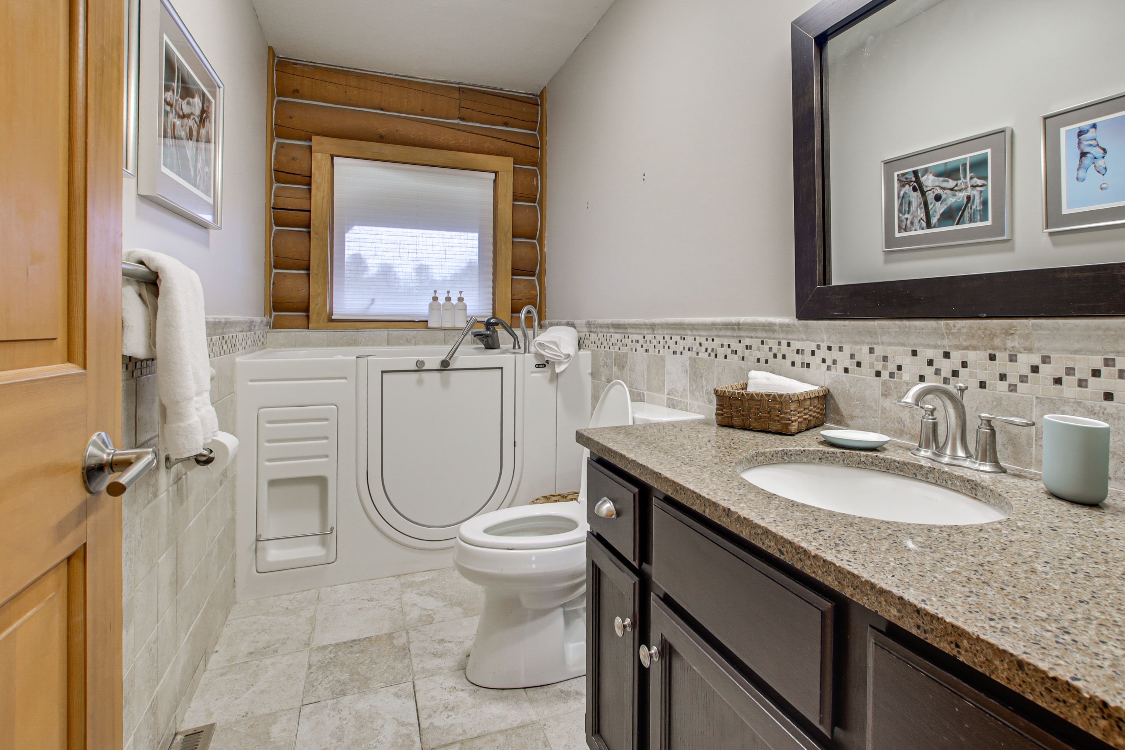 Bathroom | Towels Provided | Main Floor