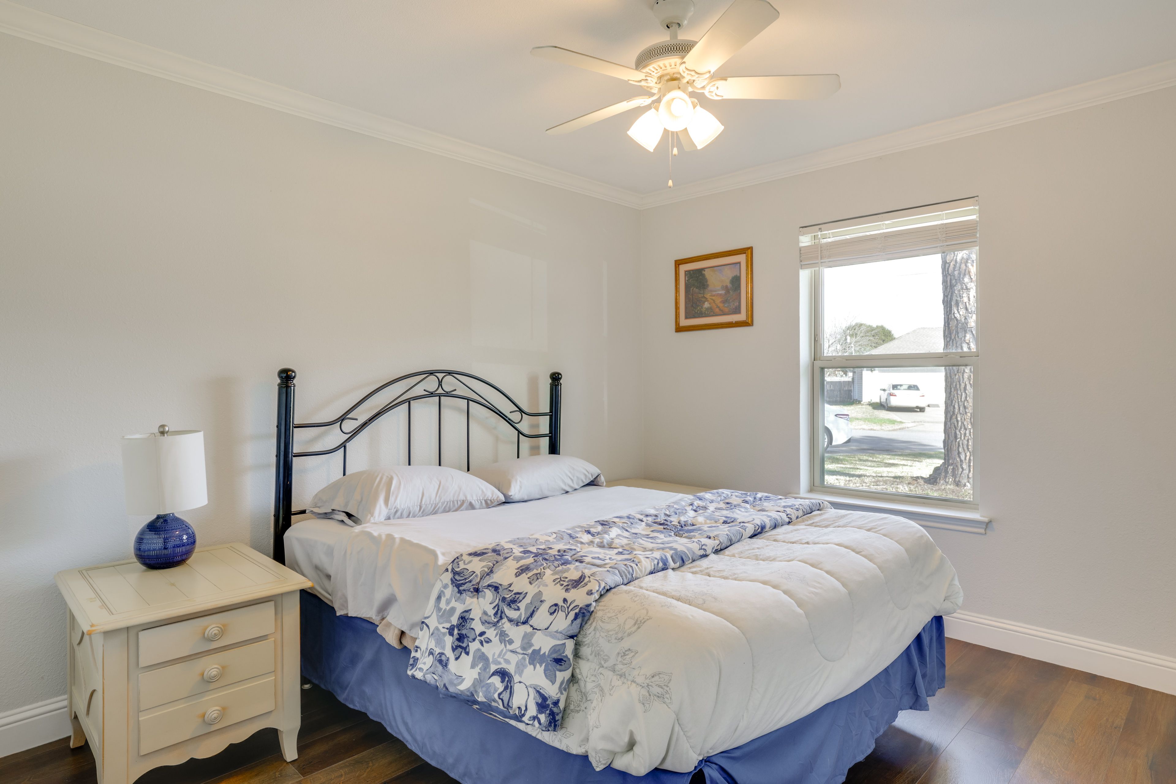 Bedroom 3 | Queen Bed