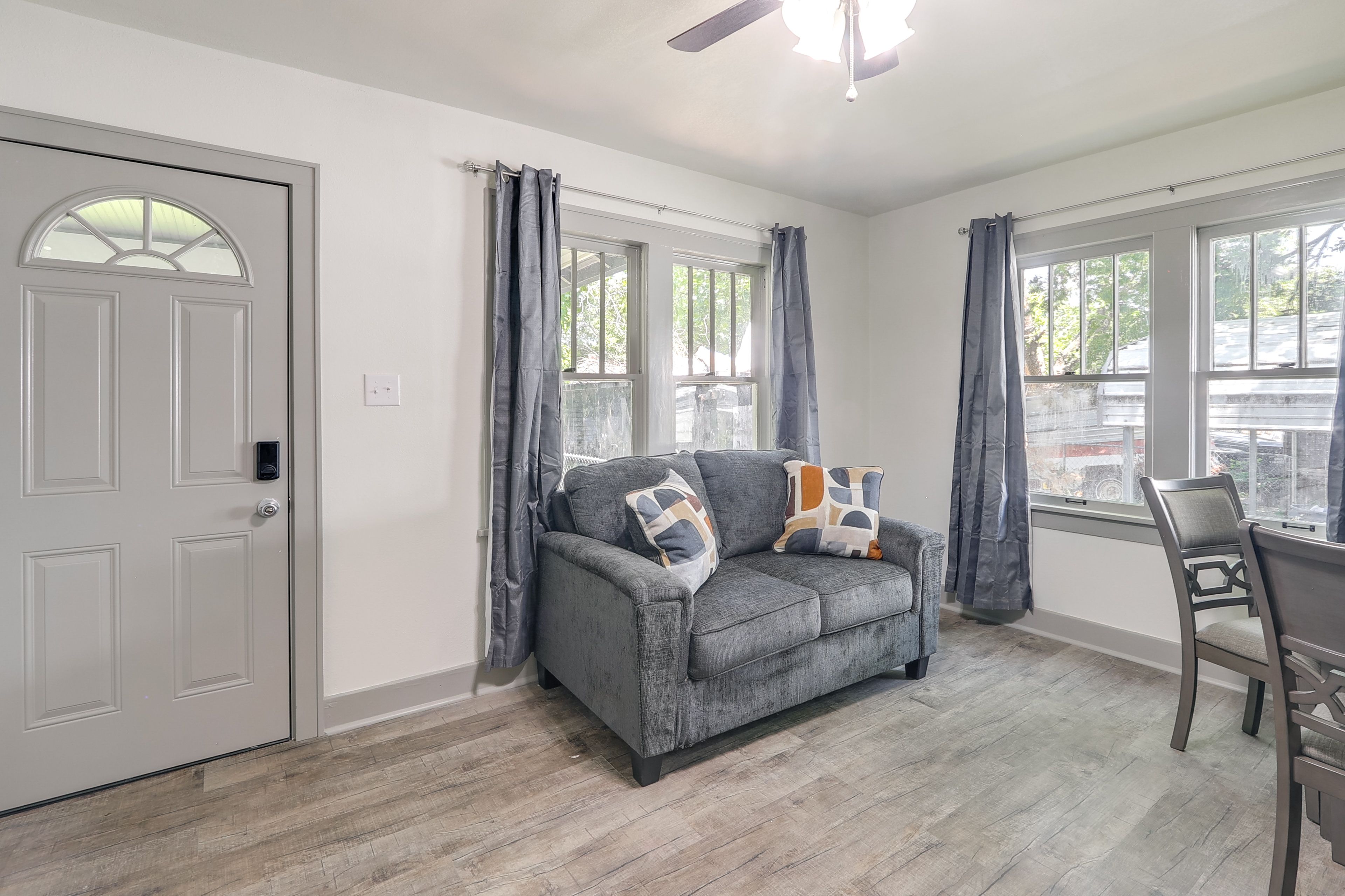 Living Room | Free WiFi | Smart TV | Entry Level