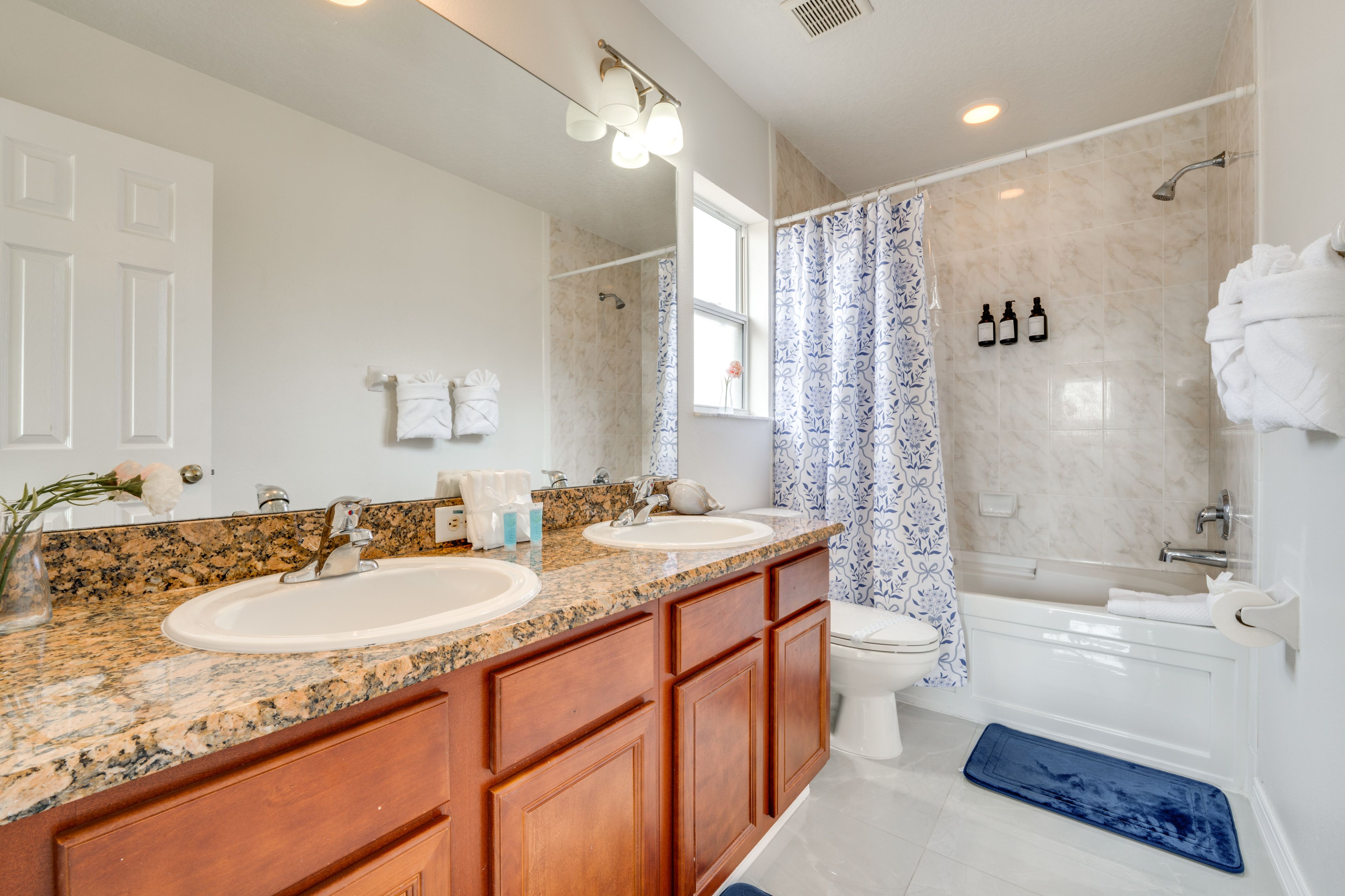 Full Bathroom | 2nd Floor