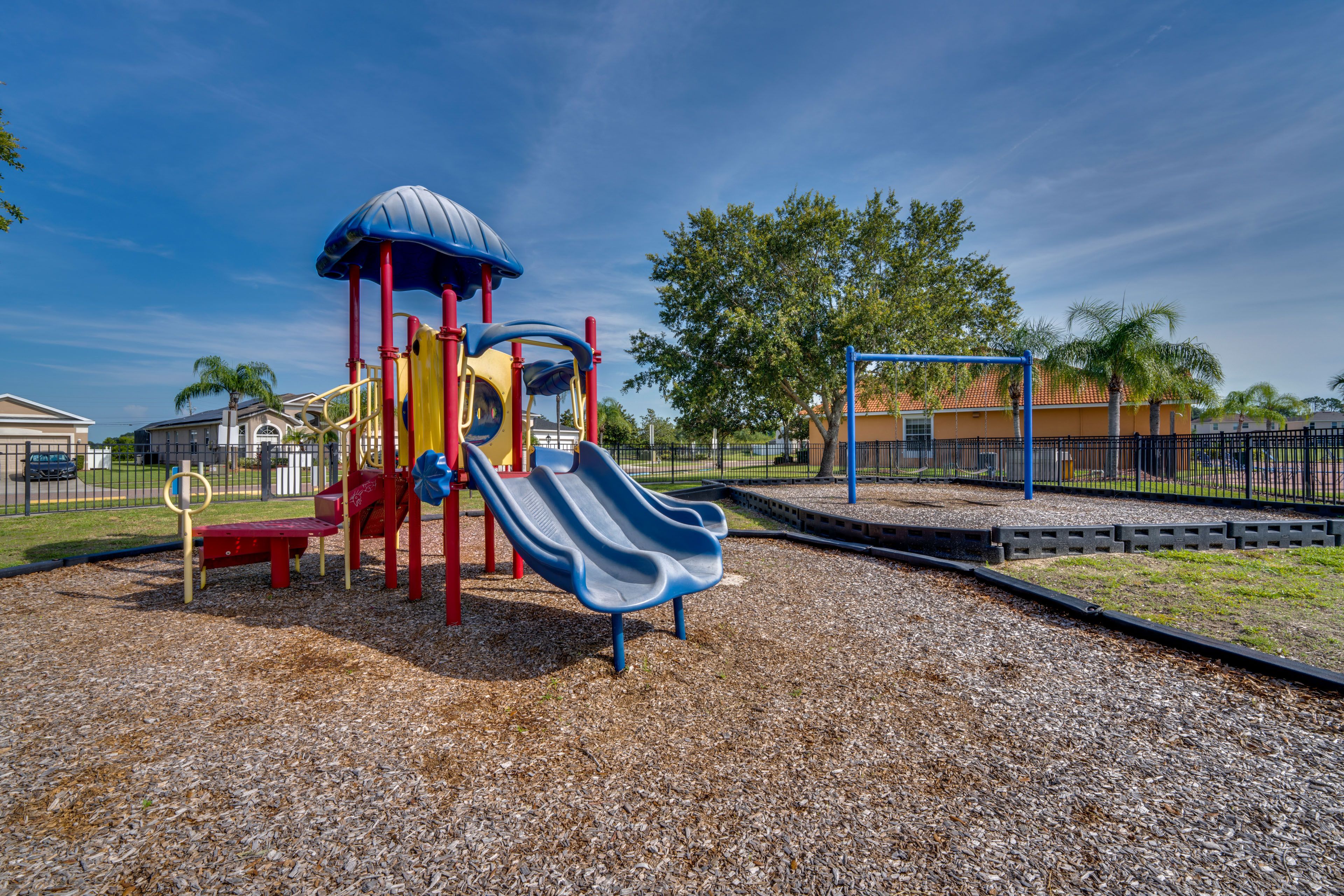 Crystal Cove Resort | Community Amenities