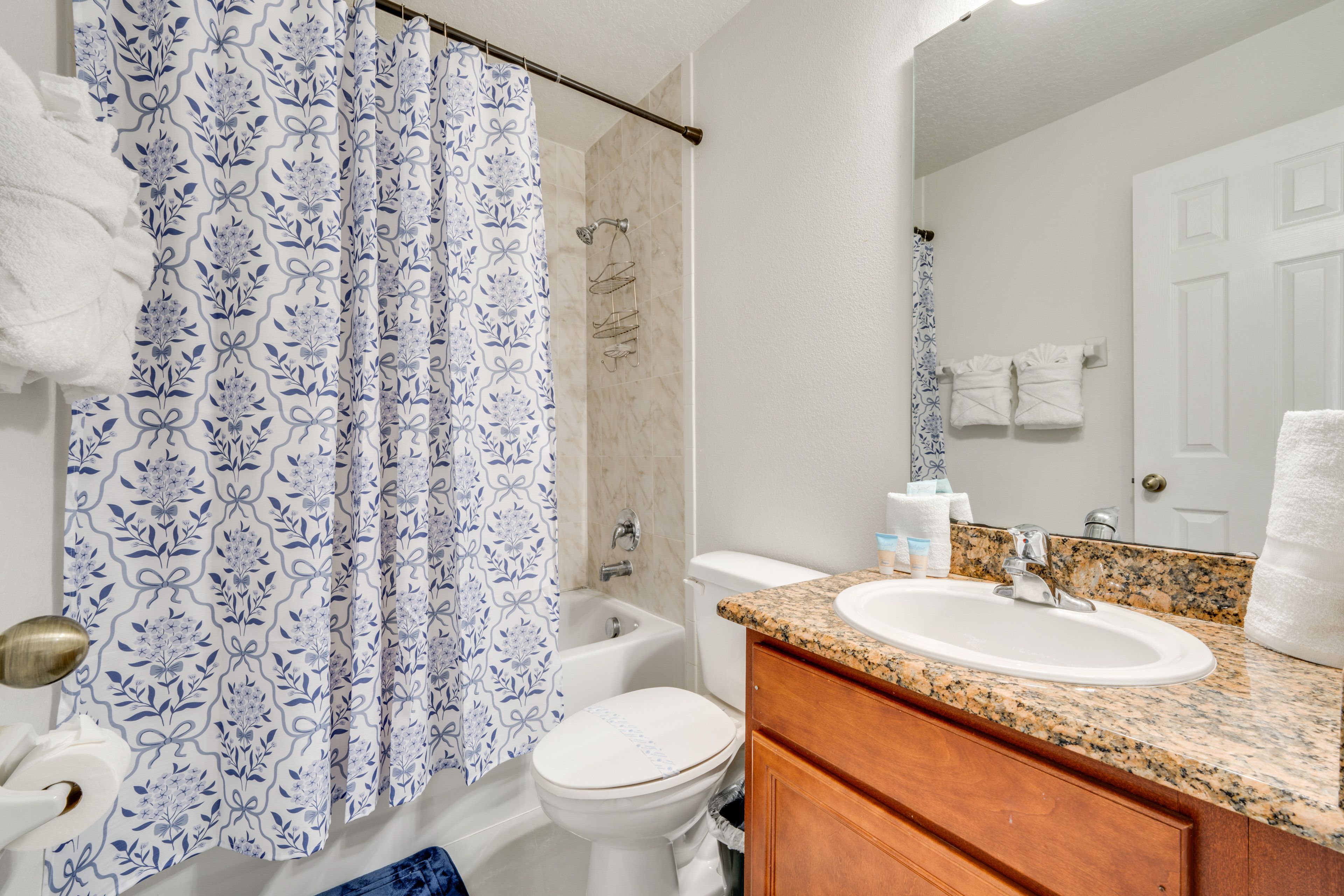 Full Bathroom | 2nd Floor