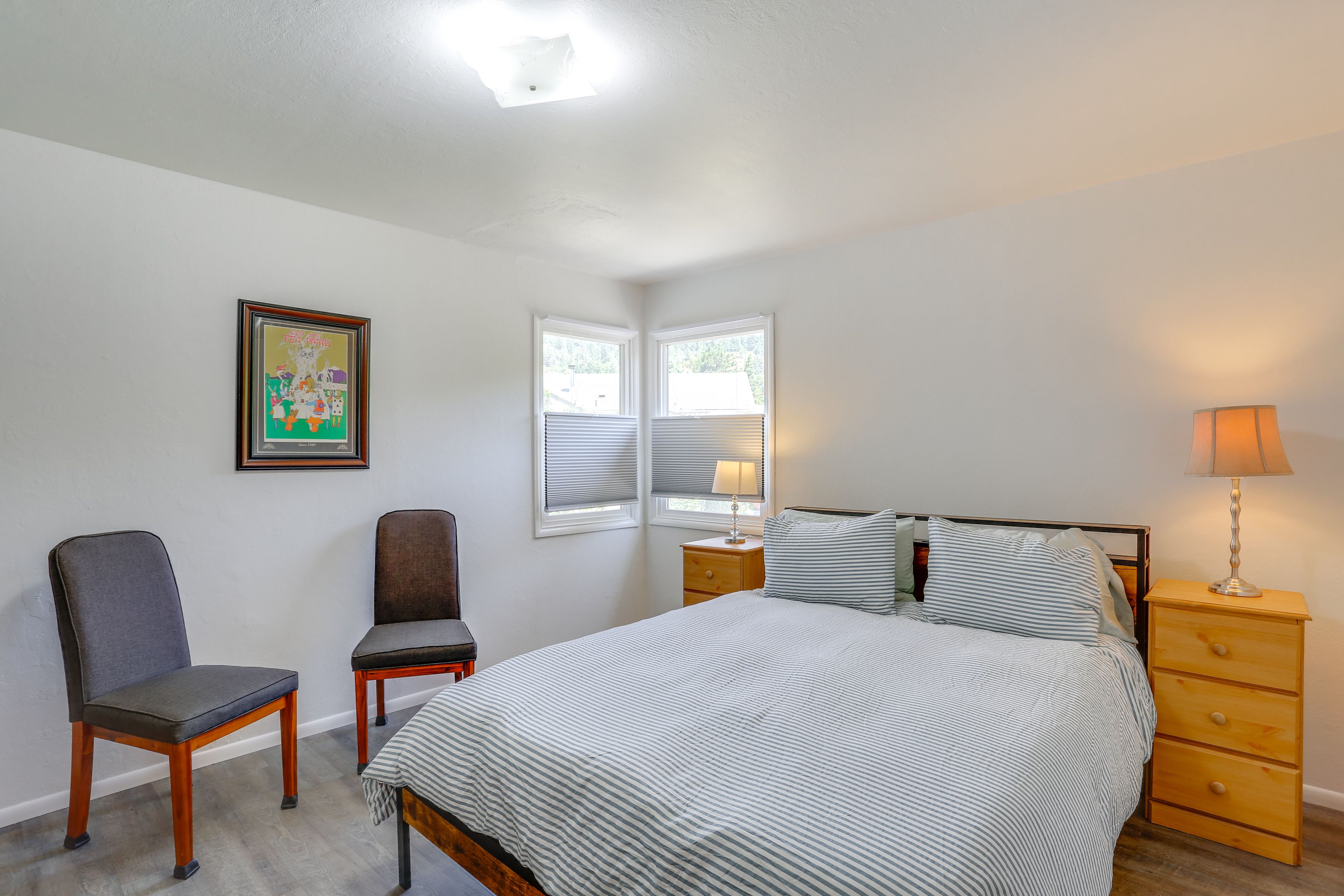Bedroom 1 | Queen Bed