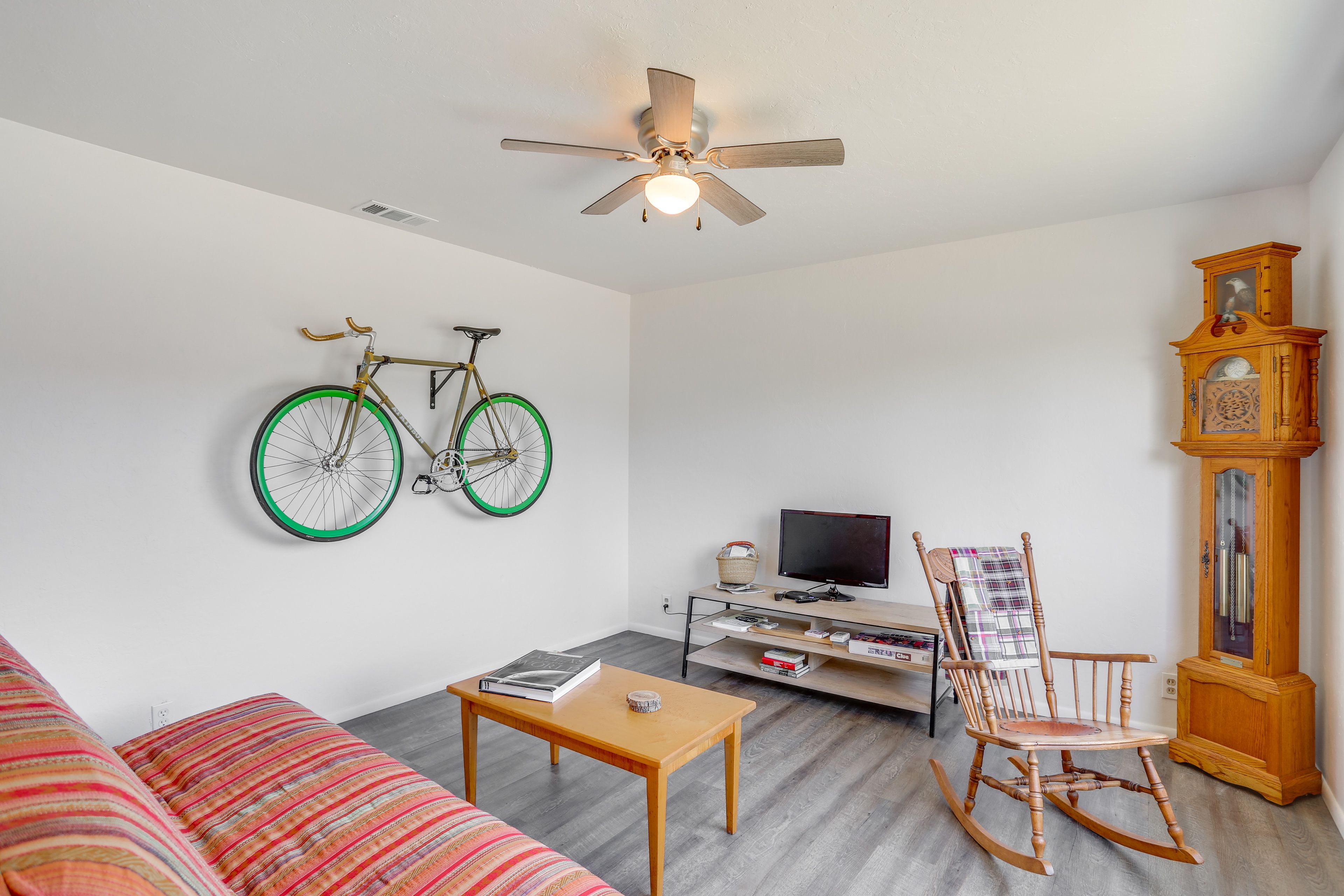 Living Room | Full Sleeper Sofa | Flat-Screen TV