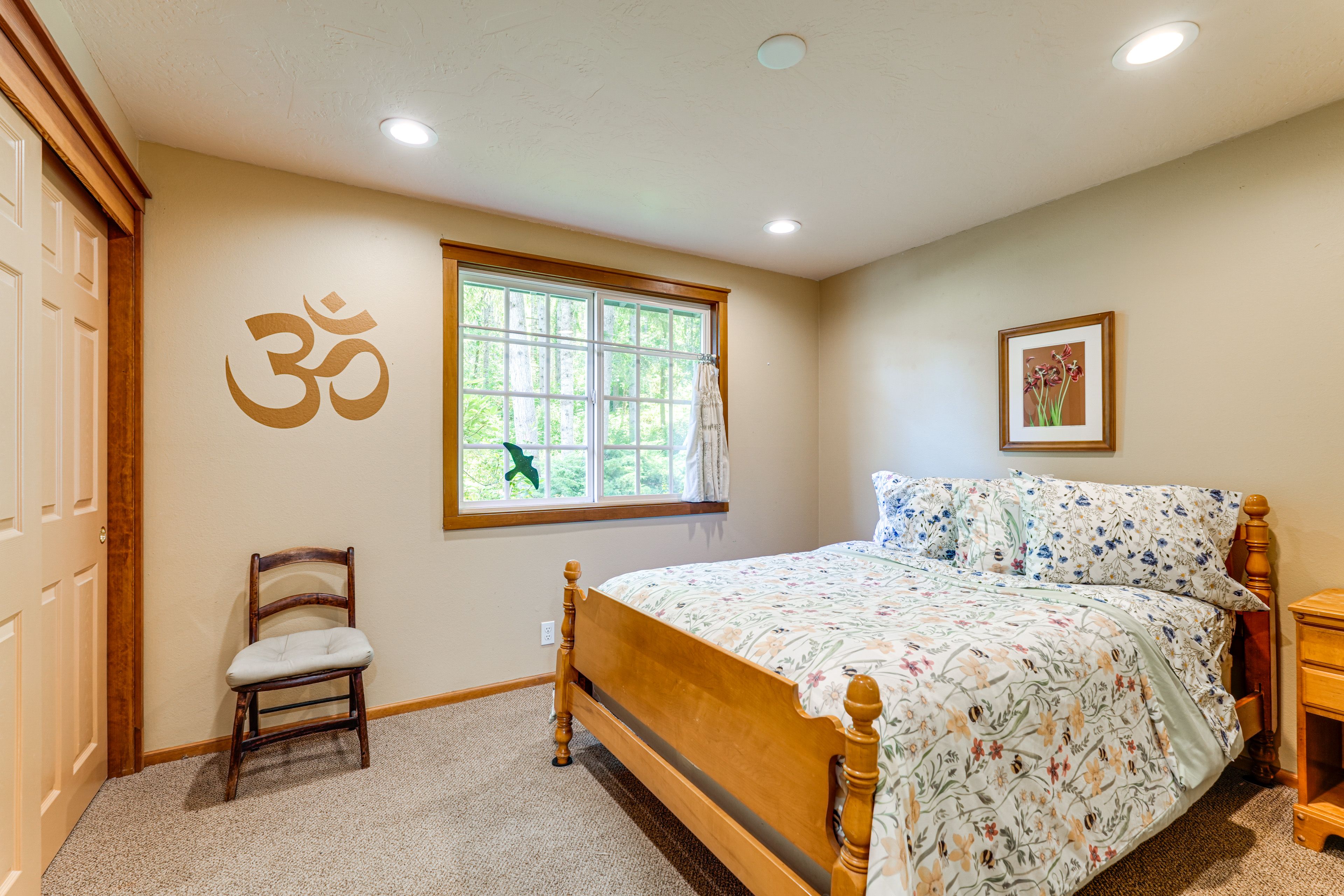 Bedroom 3 | Queen Bed