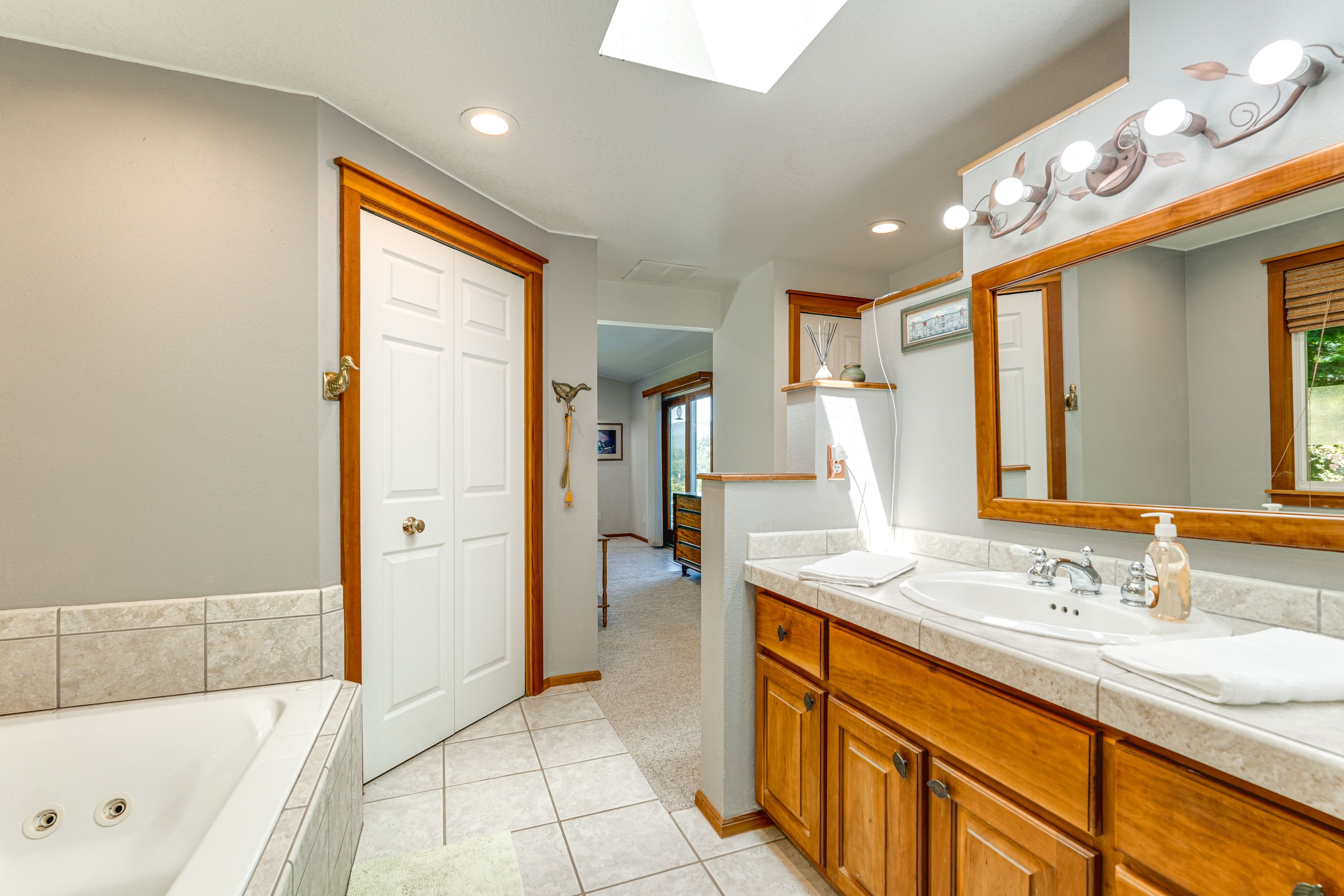 Full Bath | Towels | Hair Dryer