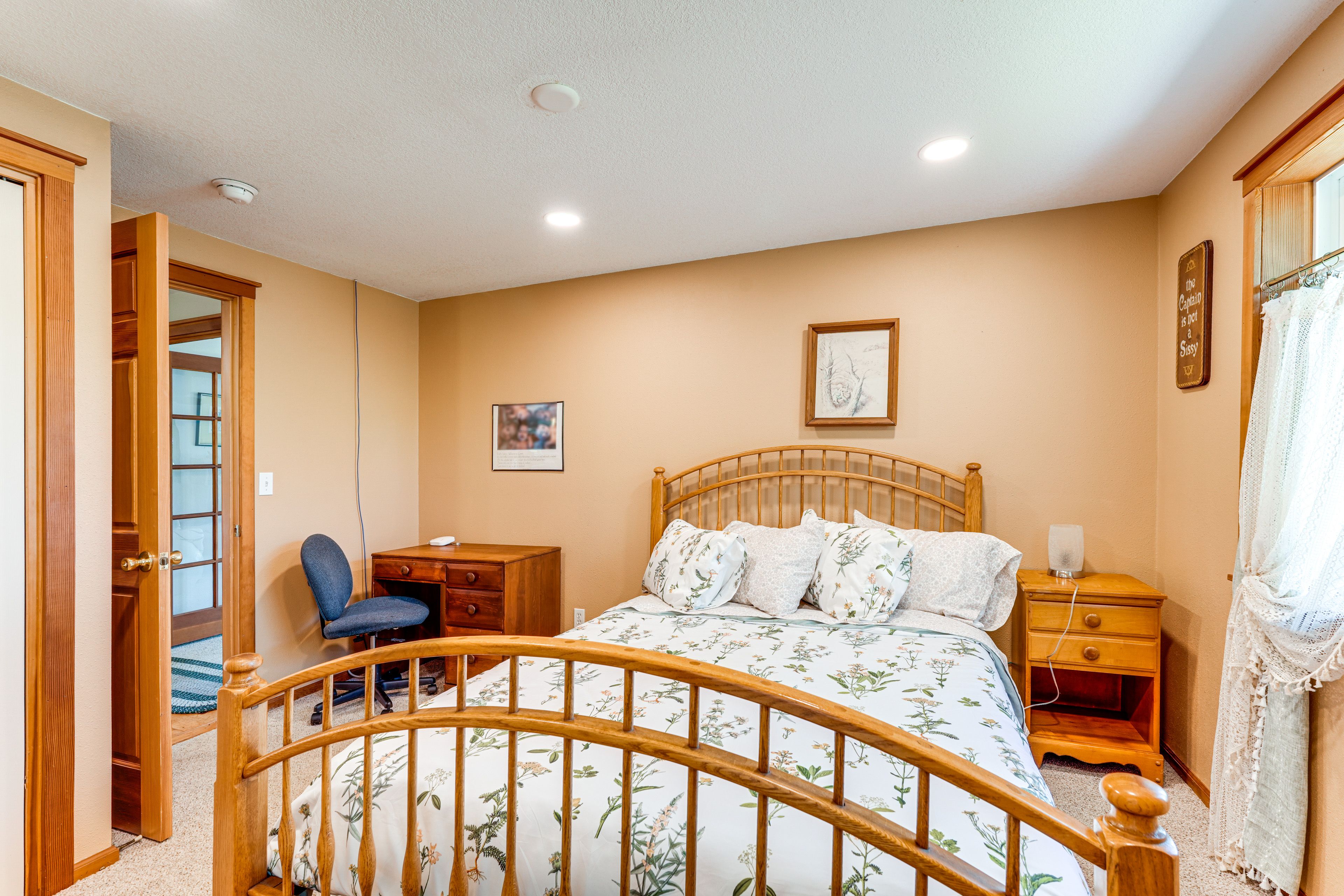 Bedroom 2 | Queen Bed