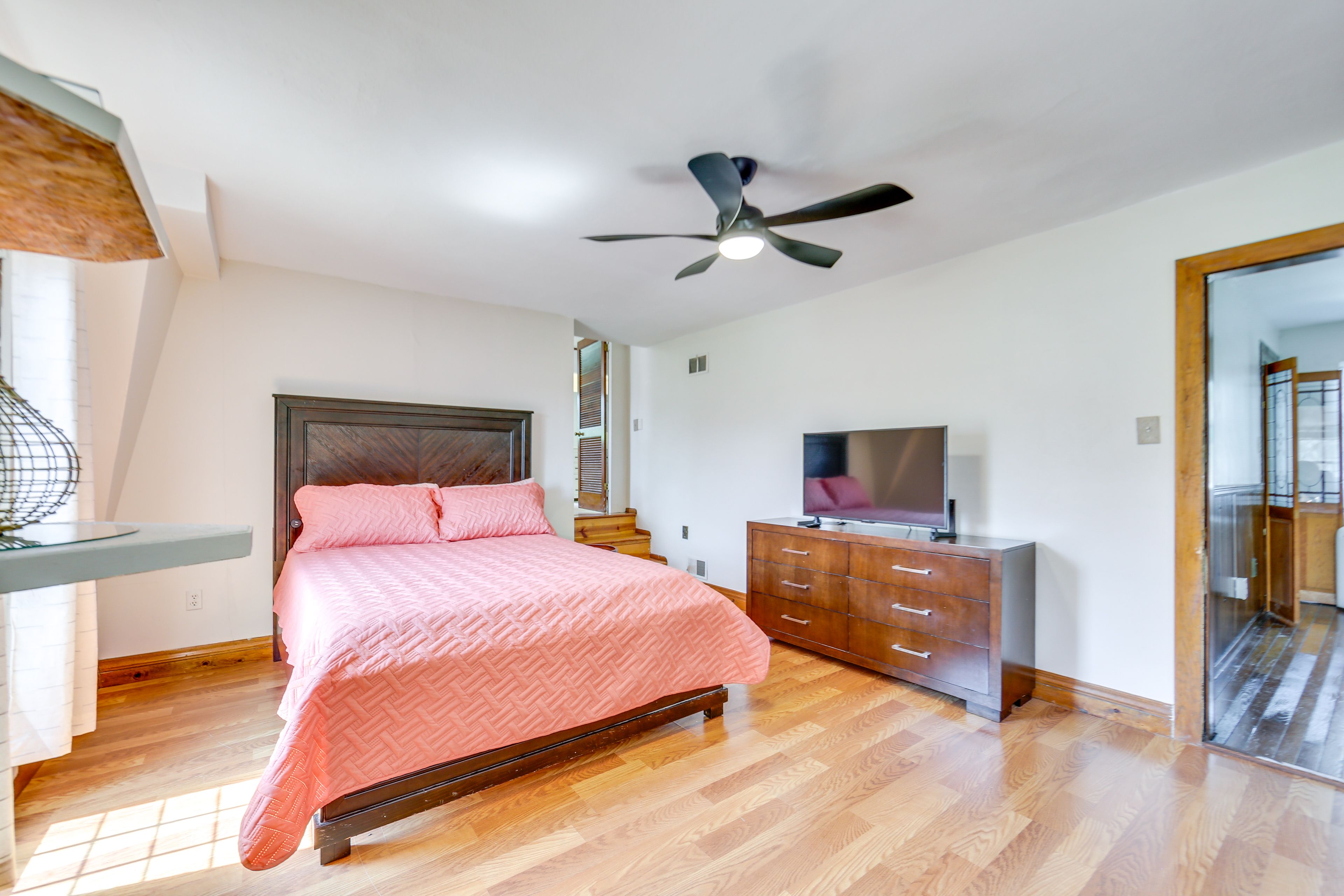 Bedroom 4 | Queen Bed | 2nd Floor