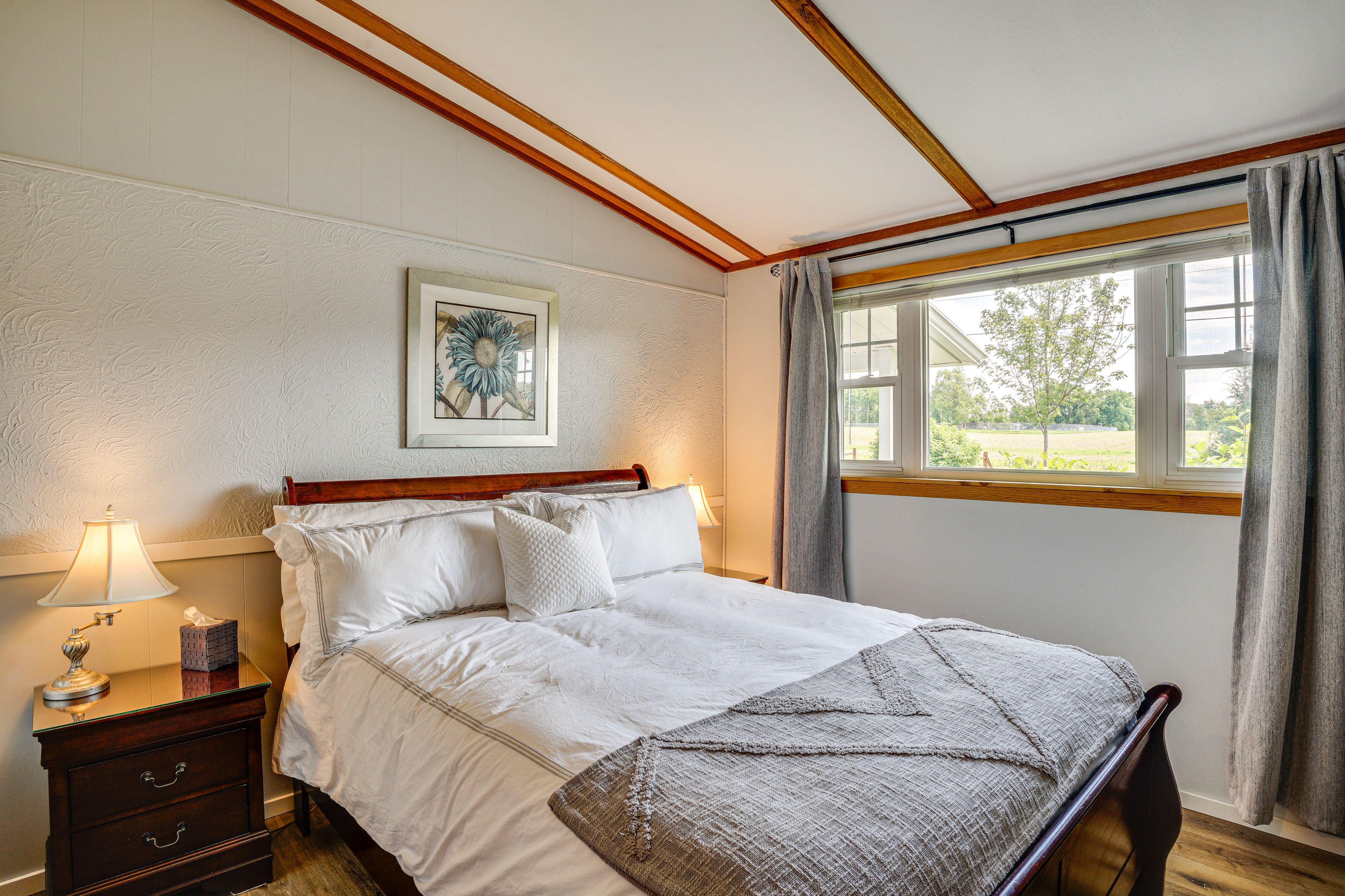 Bedroom 2 | Queen Bed | 1st Floor