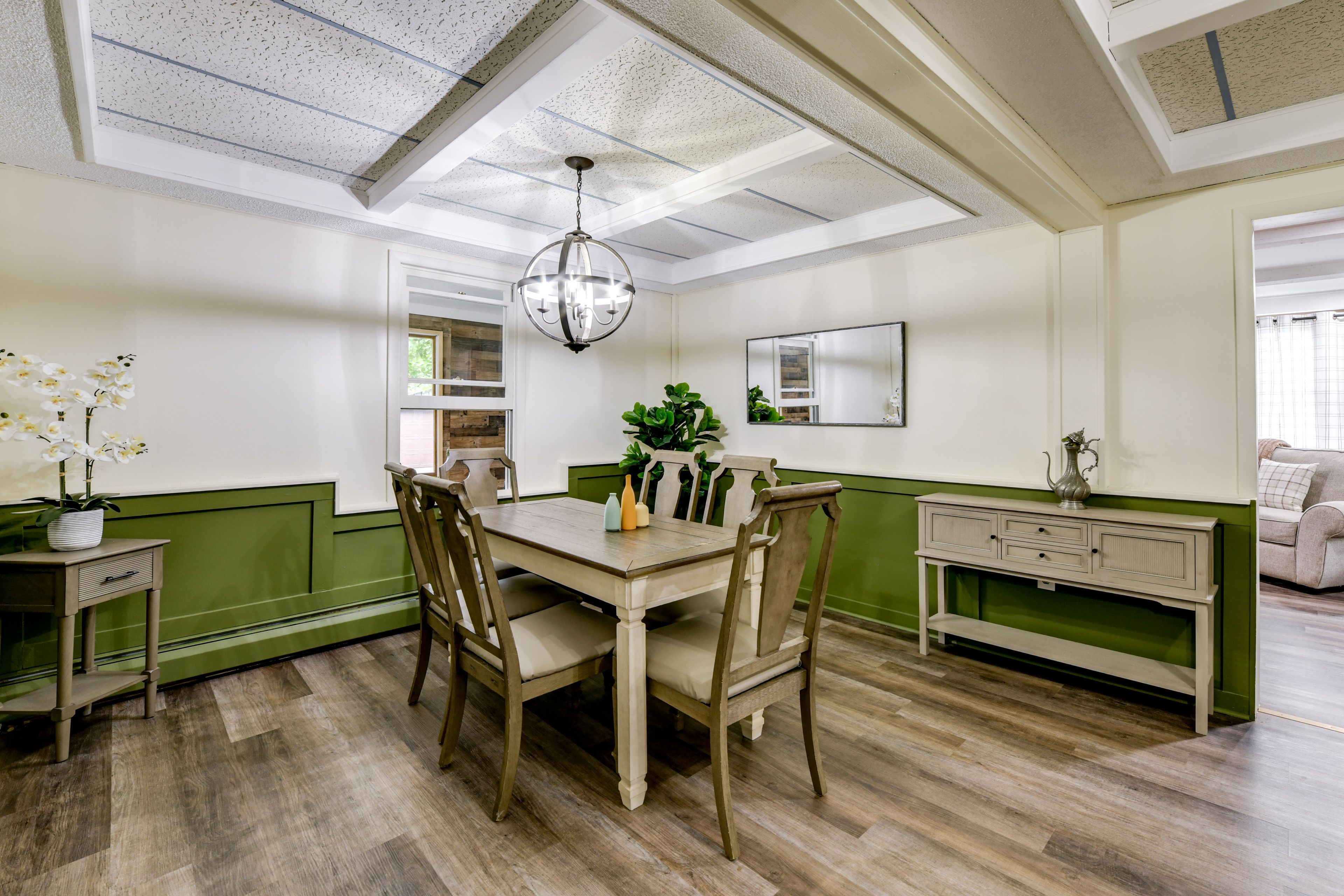 Formal Dining Table | Dishware/Flatware | 1st Floor