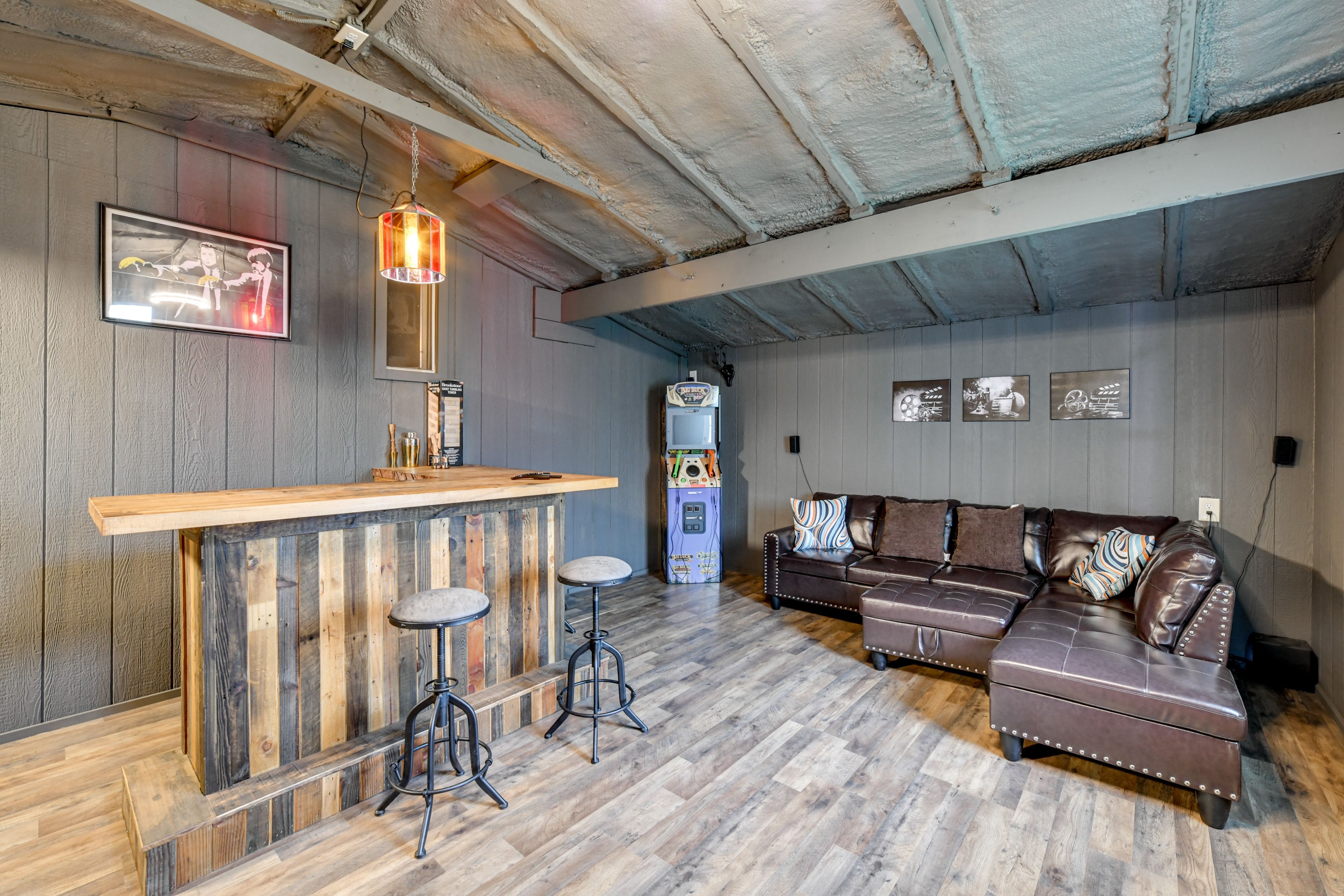 Bar Room | Arcade Game