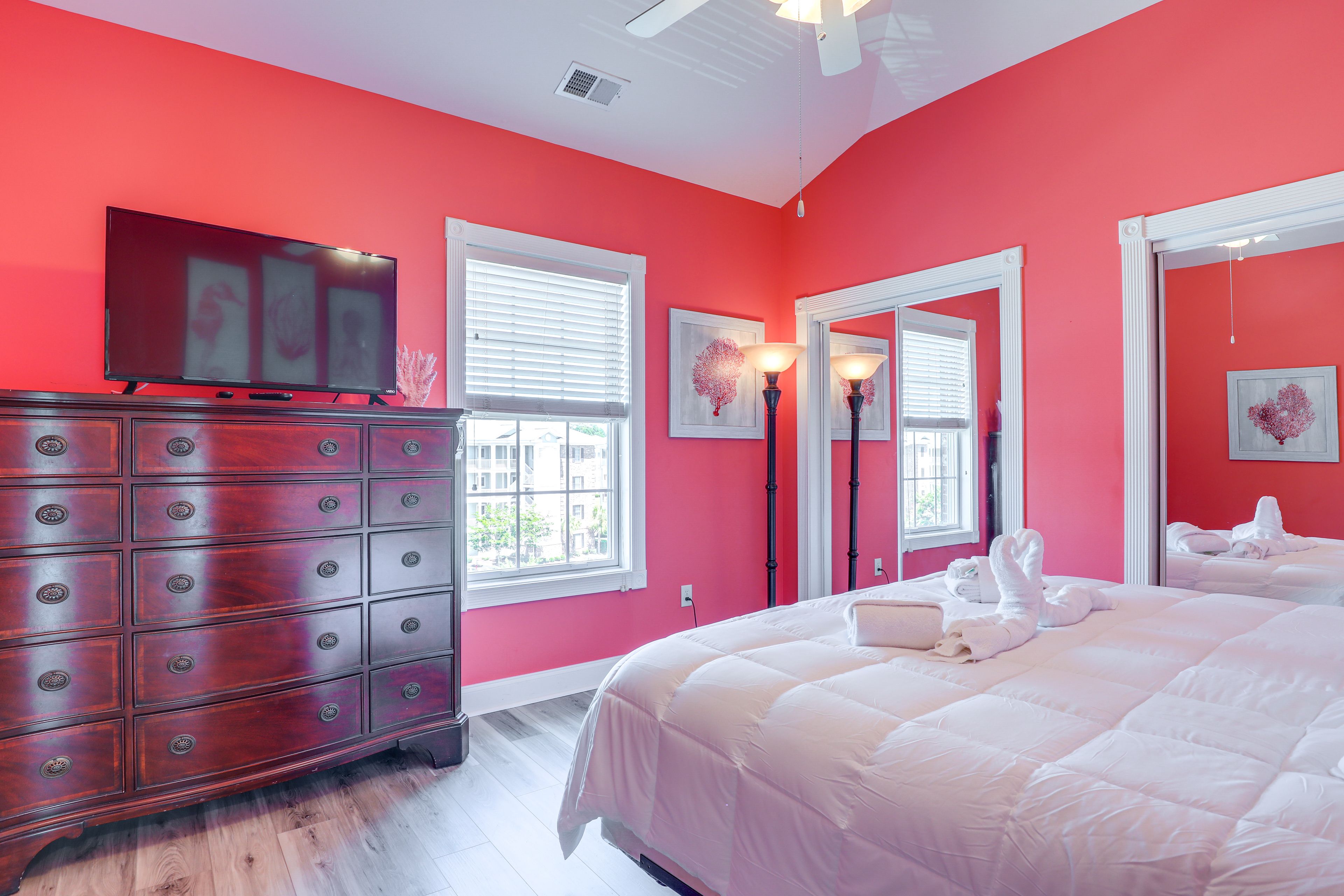 Bedroom 2 | King Bed