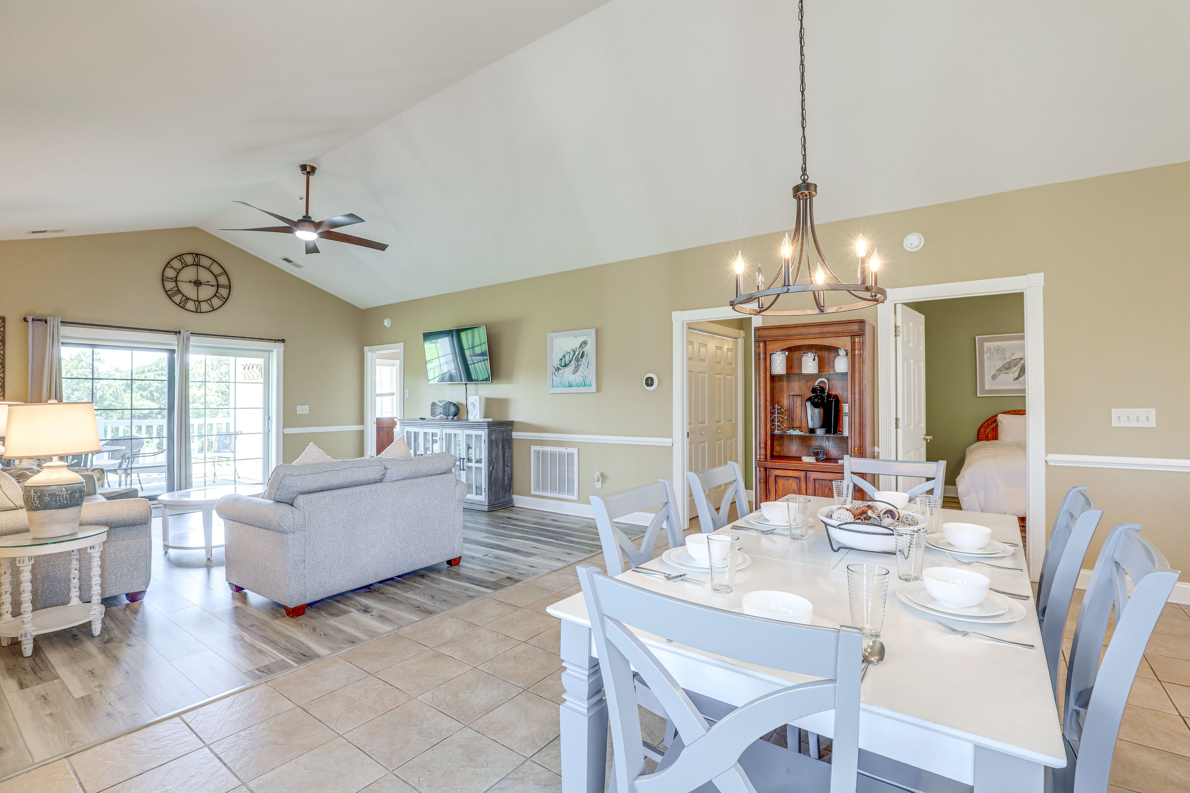Dining Area | Dishware & Flatware | Central A/C & Heat