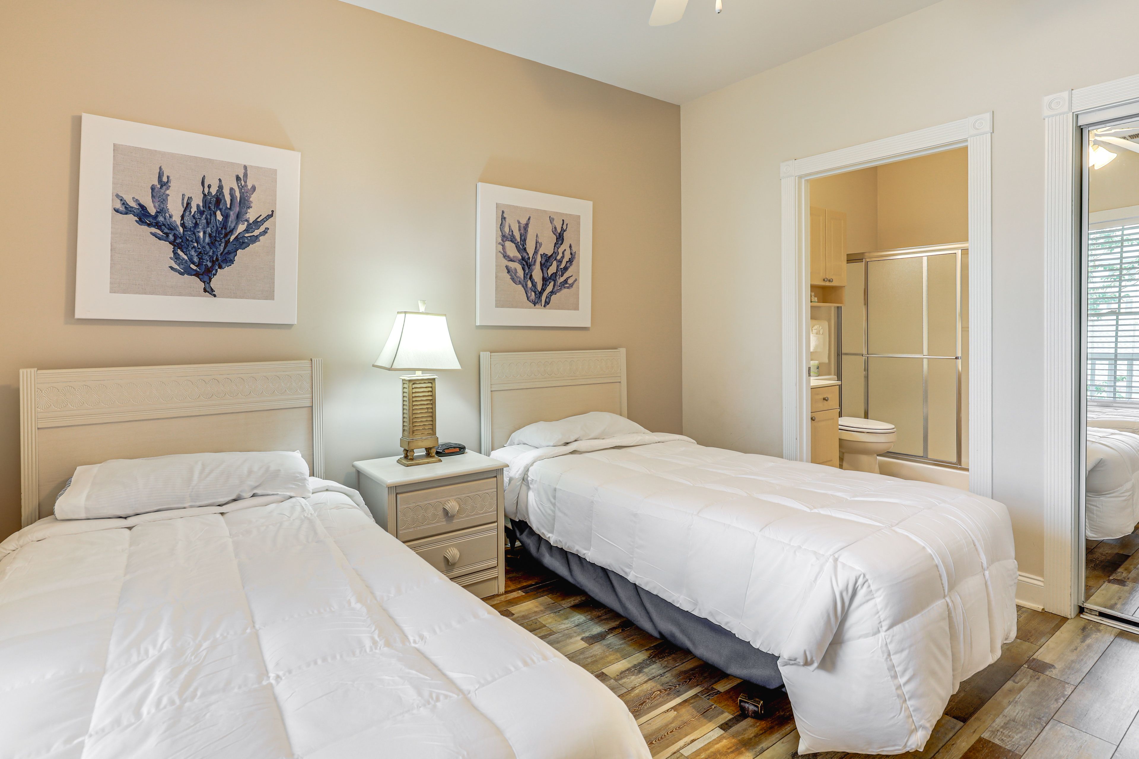 Bedroom 2 | 2 Twin Beds