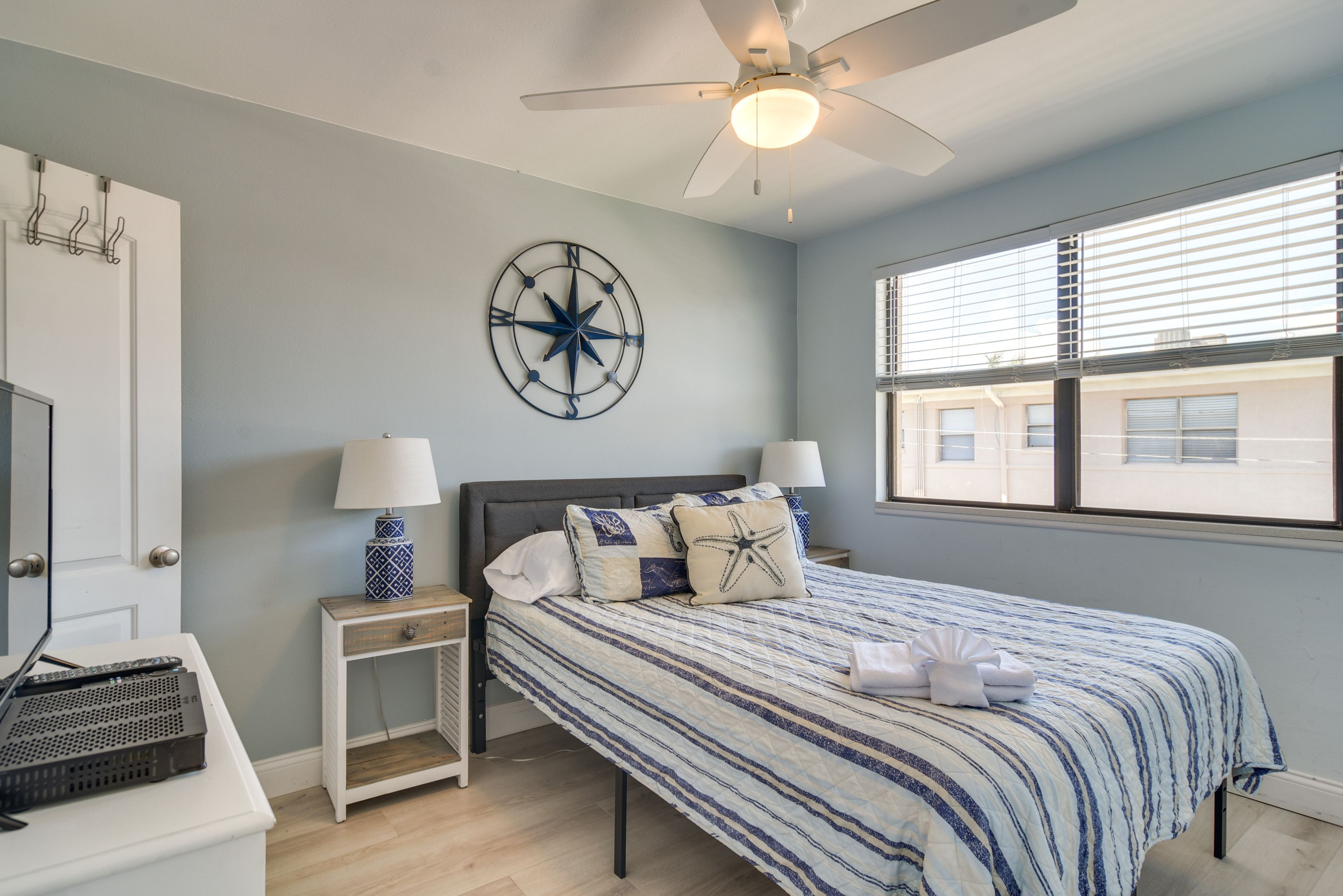 Bedroom 1 | Queen Bed | Smart TV | Linens Provided