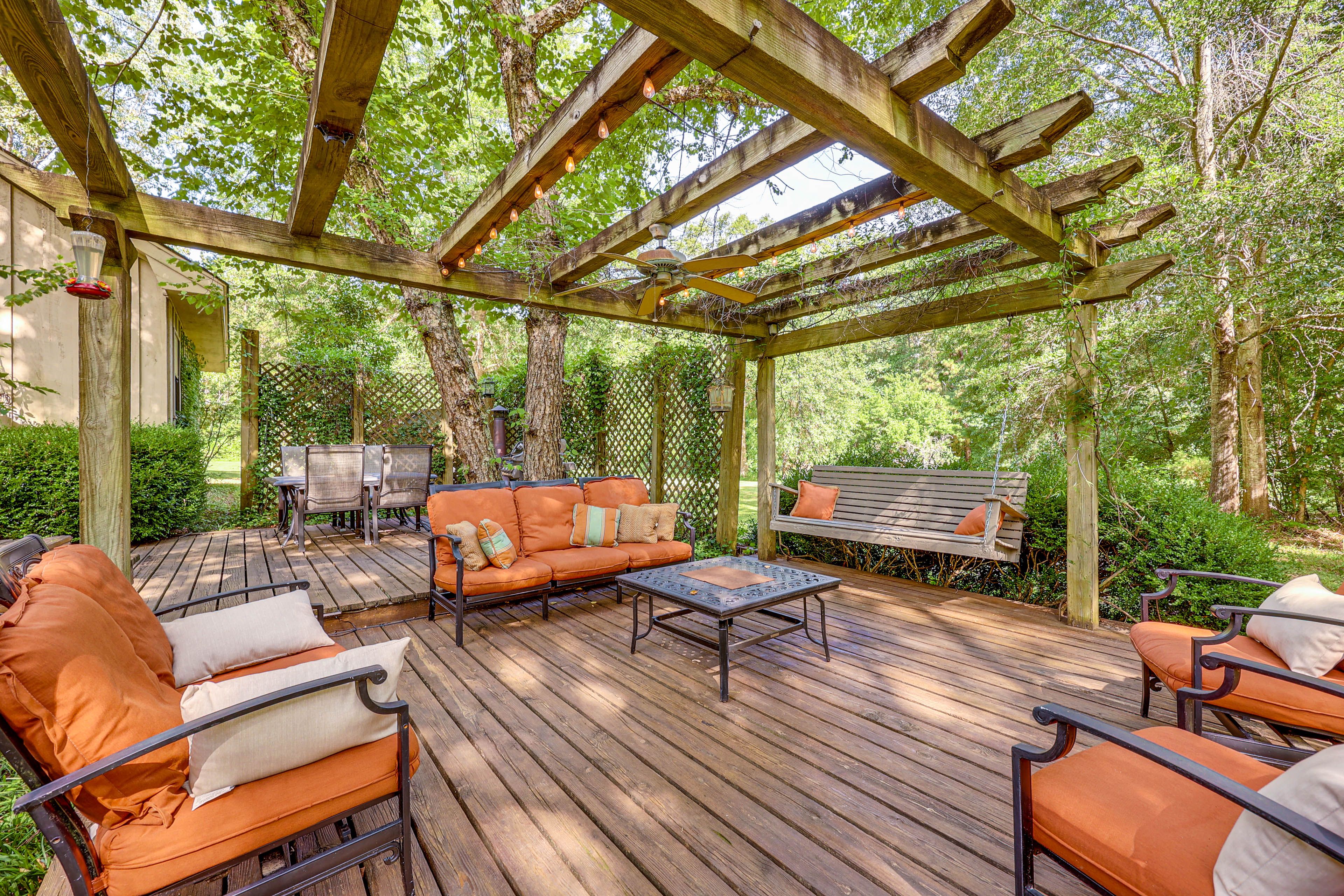 Arkadelphia Vacation Rental | 3BR | 2BA | 1,972 Sq Ft | 5 Steps to Enter
