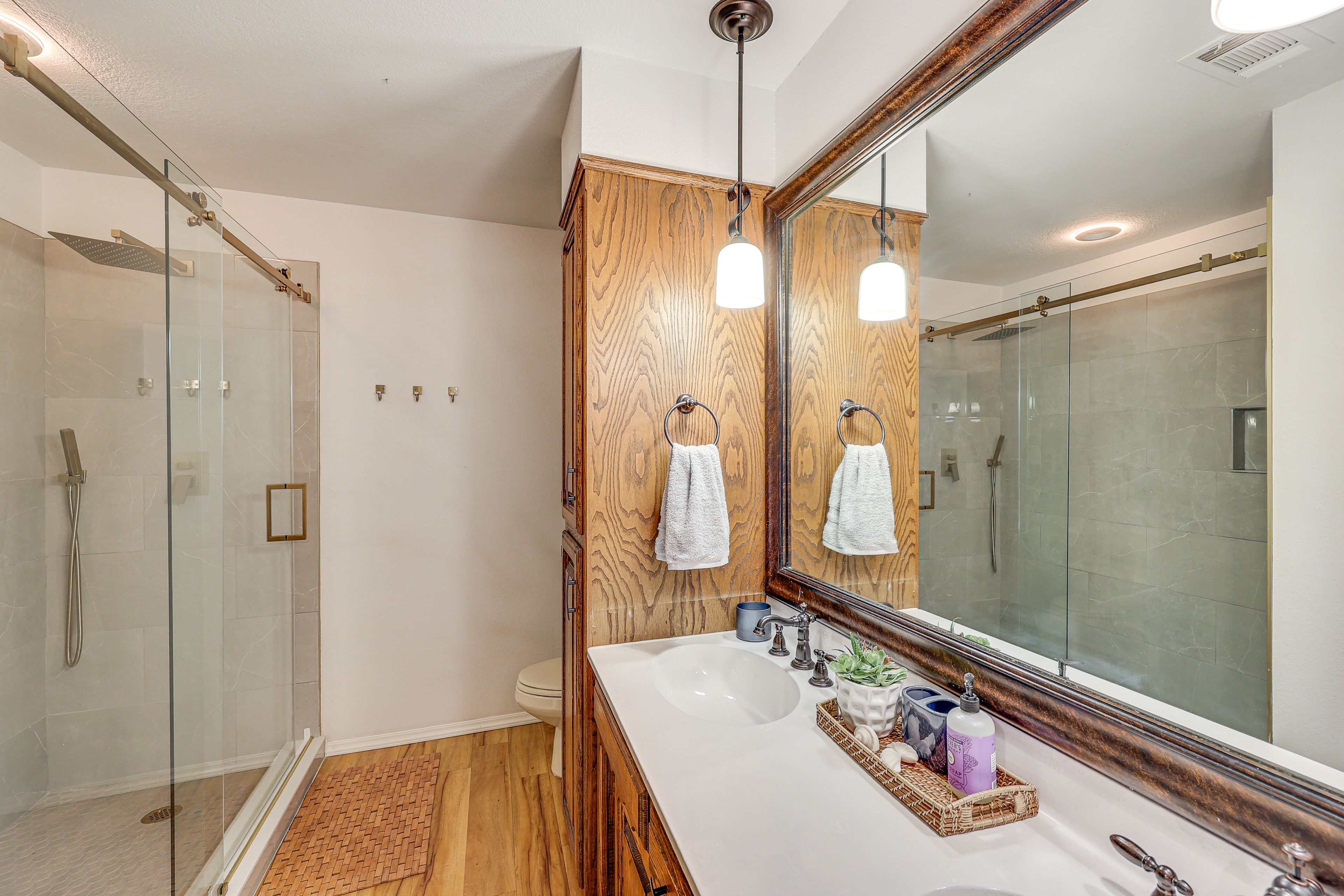 En-Suite Bathroom | Towels Provided