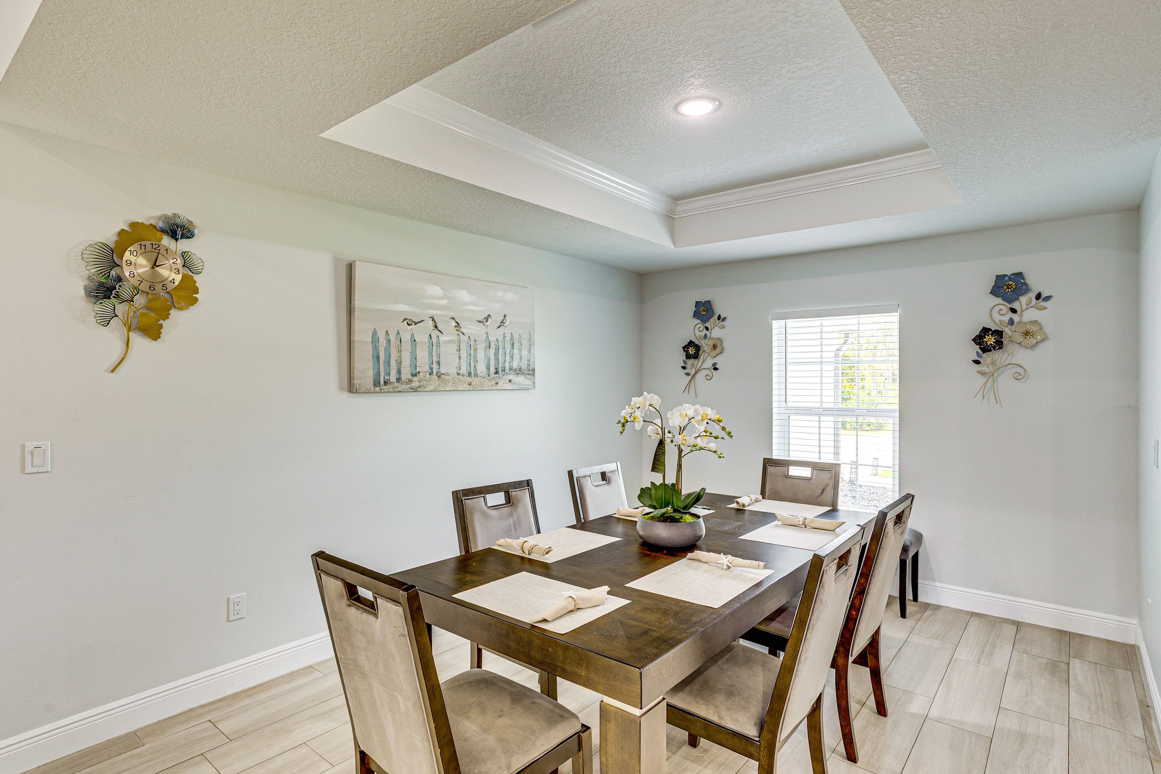 Dining Area | Dining Table | Dishware/Flatware