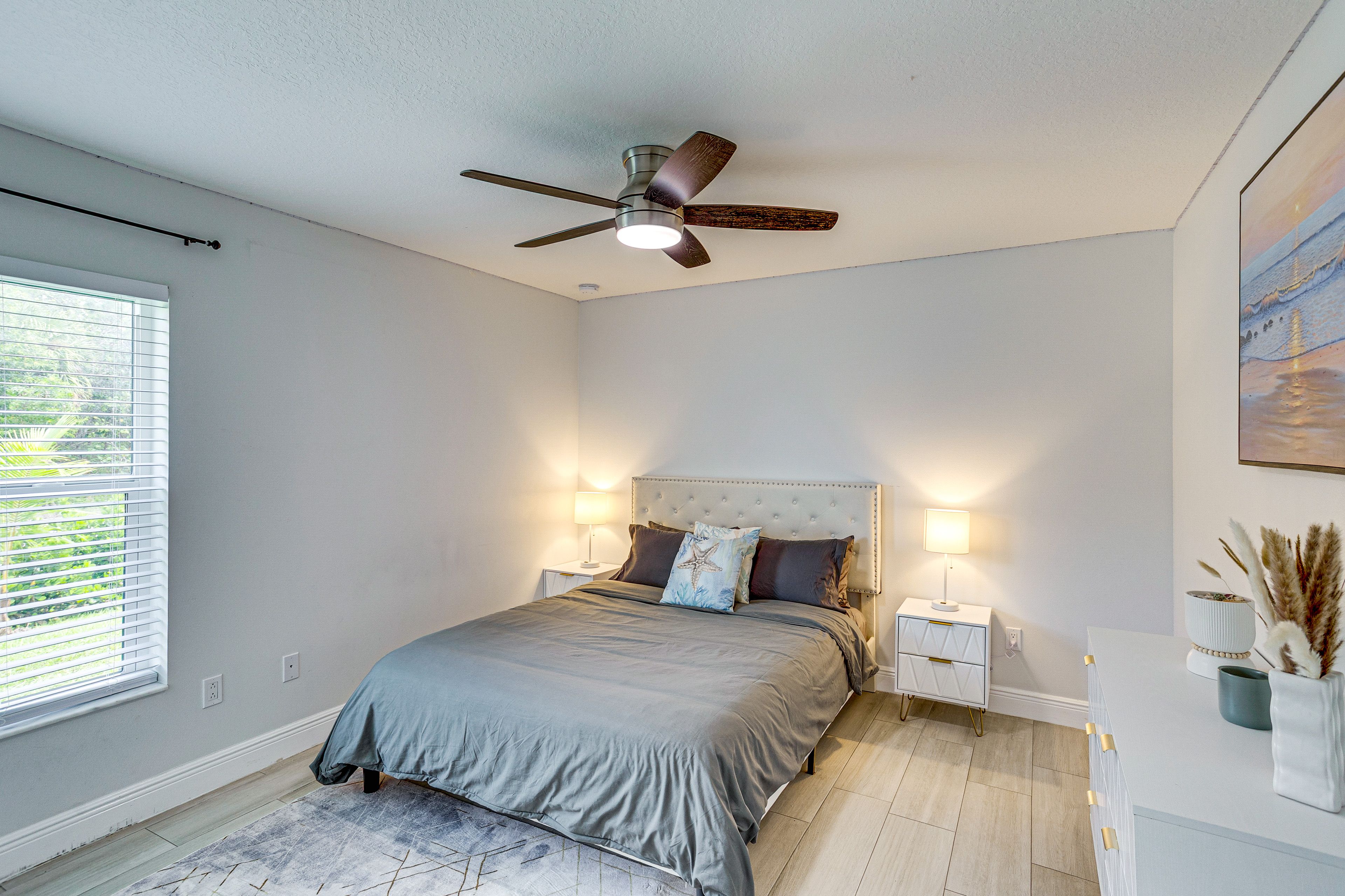 Bedroom 3 | Queen Bed