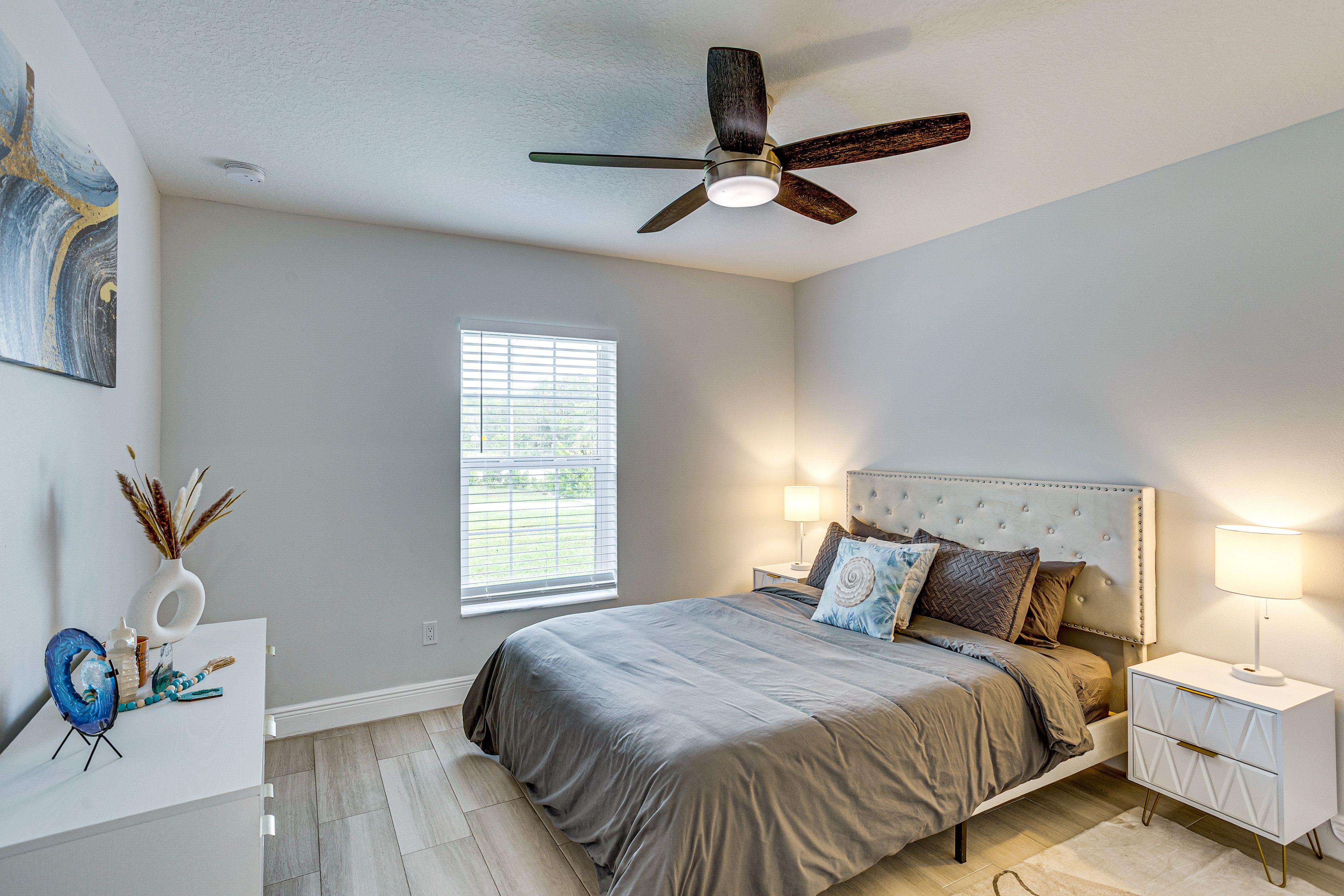 Bedroom 2 | Queen Bed