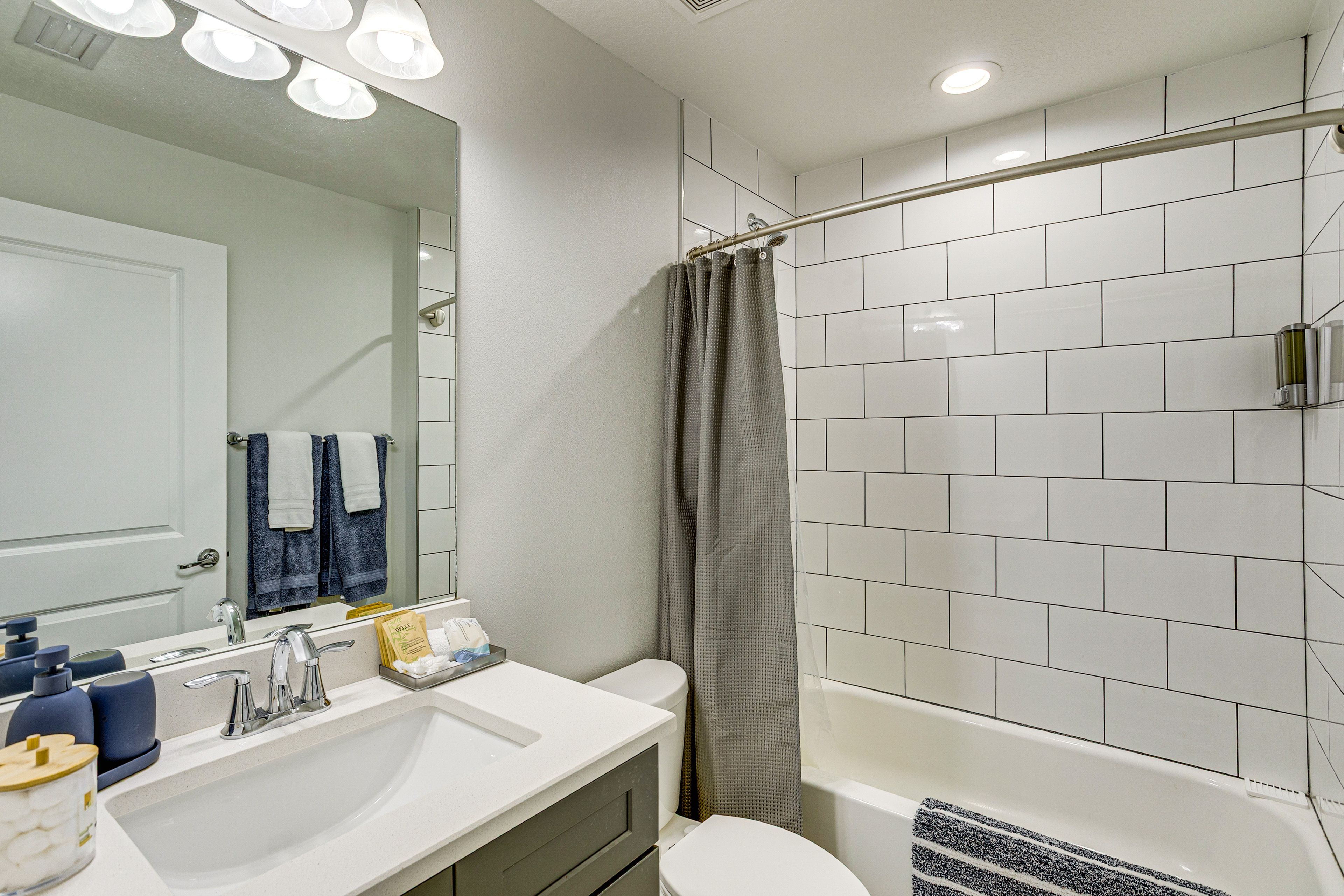 Full Bathroom