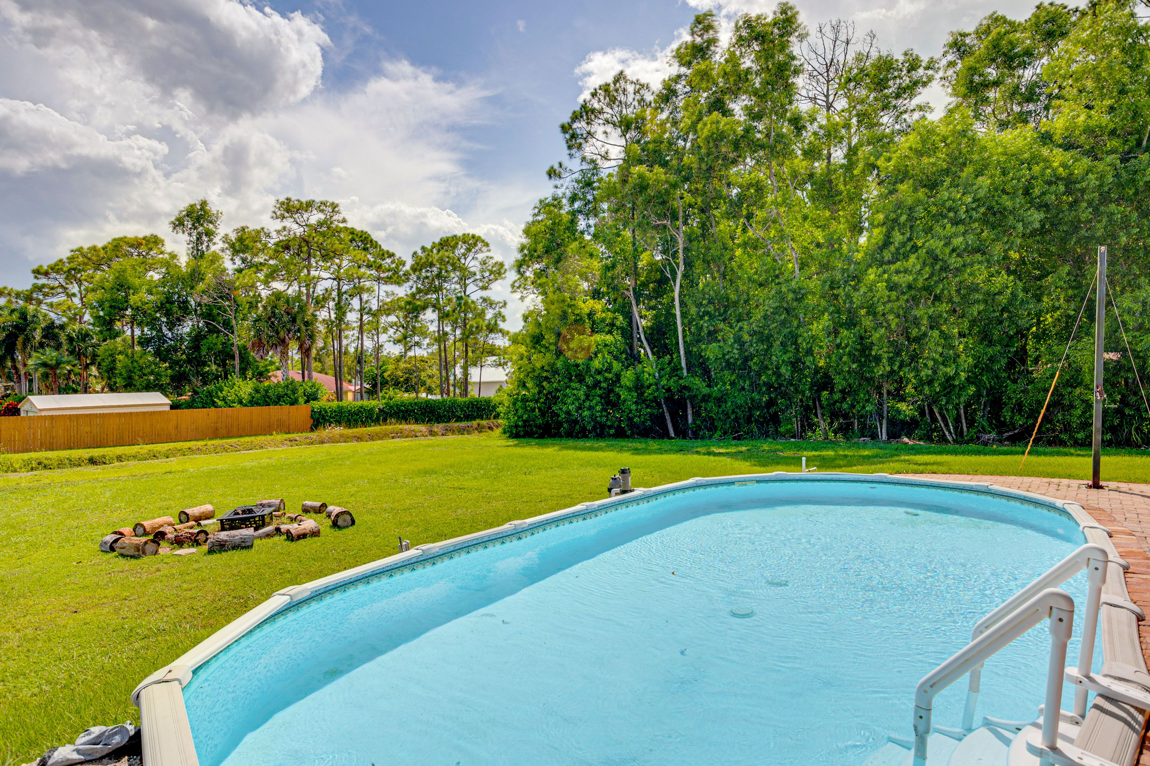 Private Outdoor Pool (Not Heated)