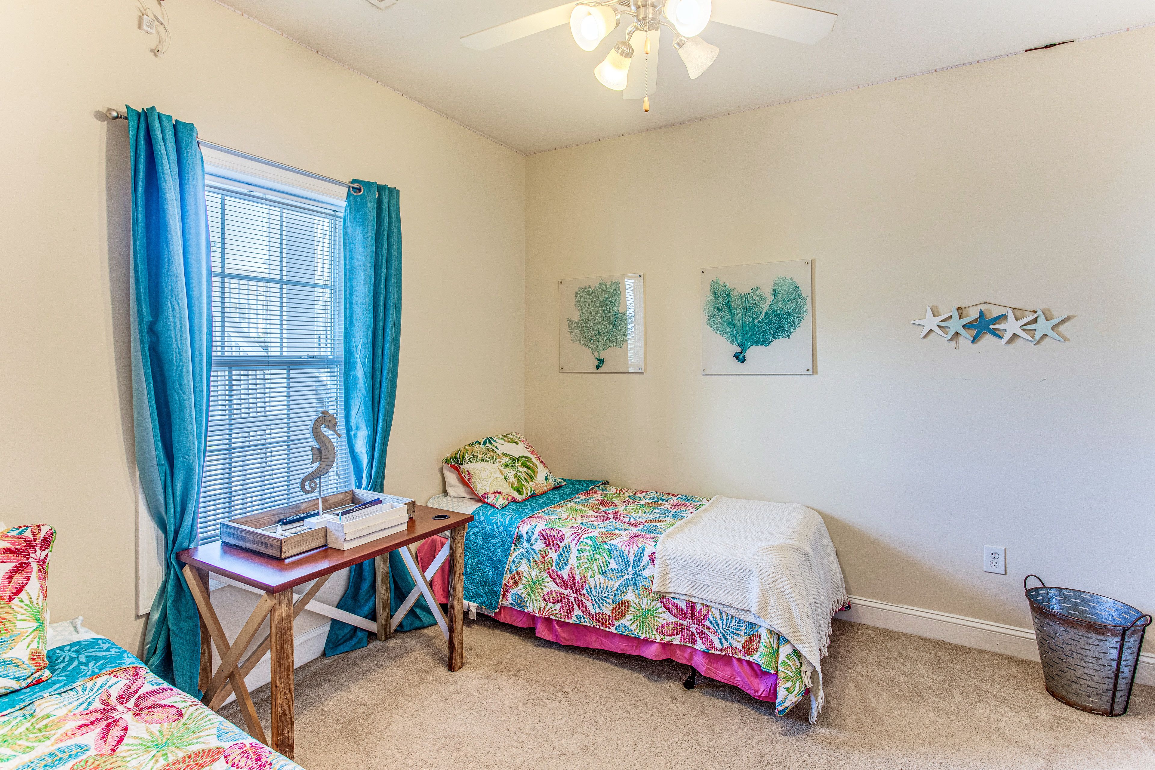 Bedroom 2 | 2 Twin Beds