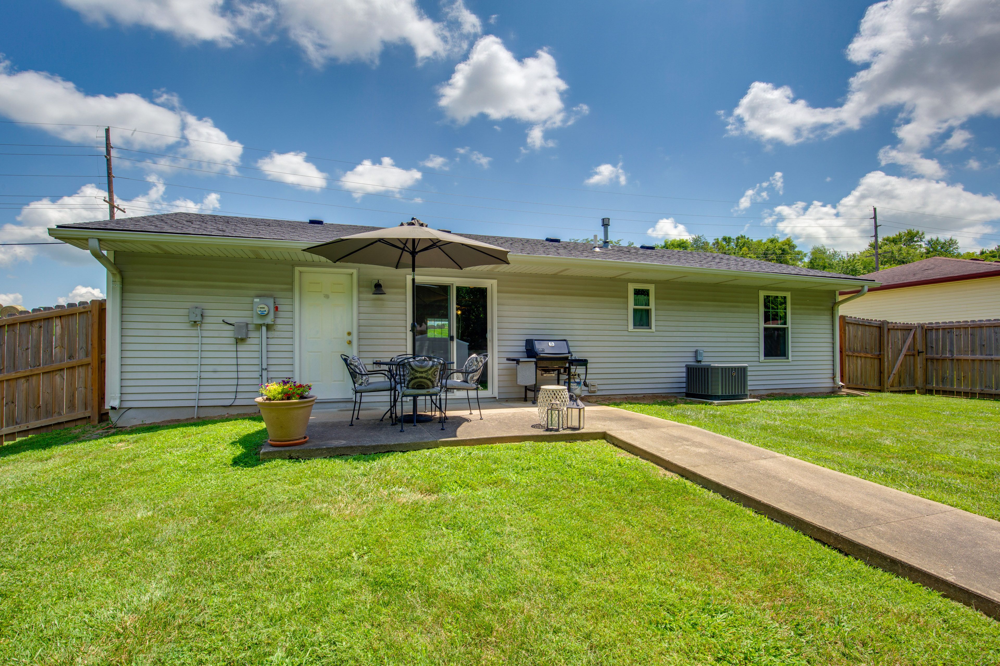 Patio | Dining Area | Gas Grill