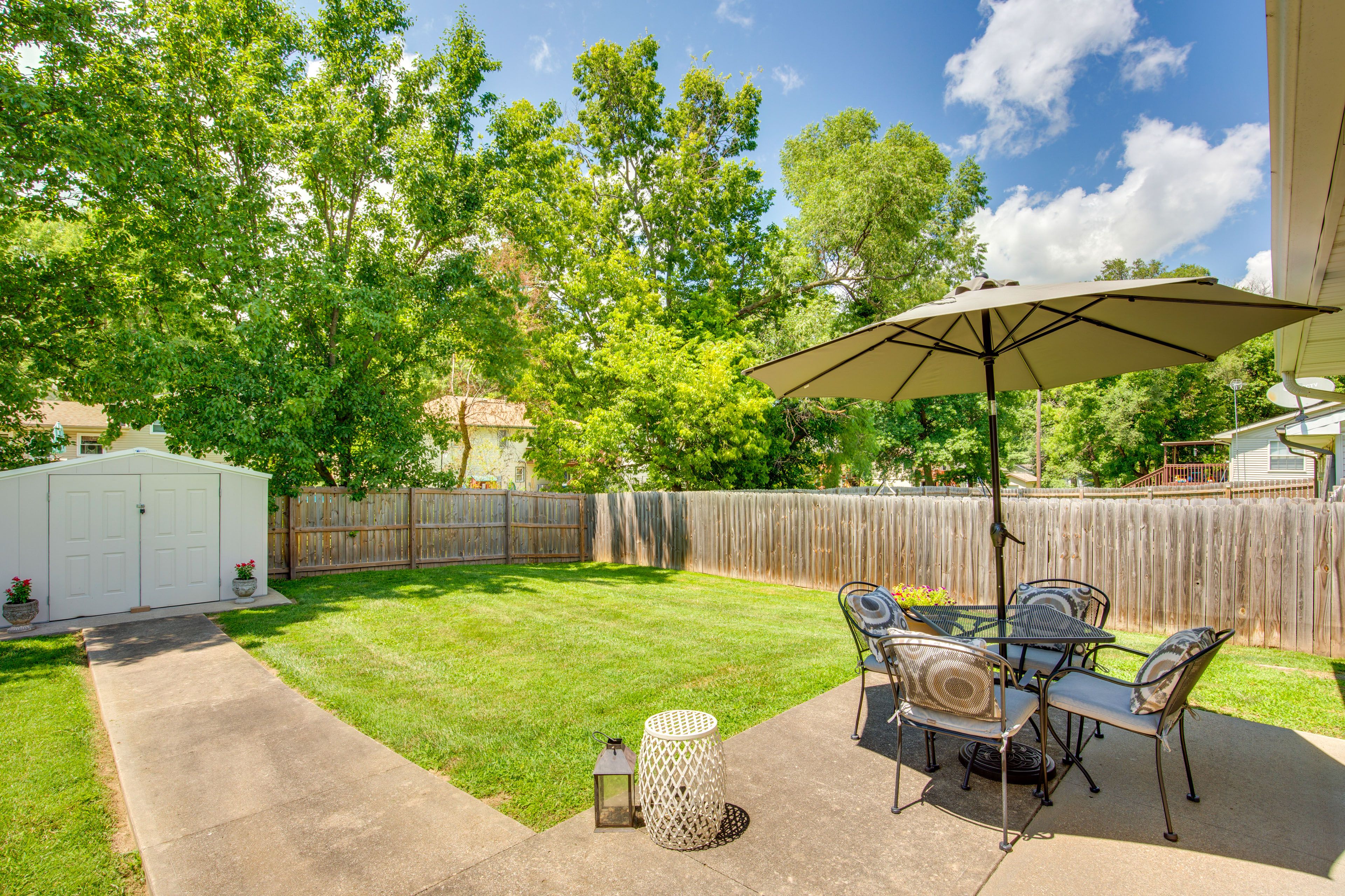 St. Joseph Vacation Rental | 2BR | 1BA | 1 Step Required | 936 Sq Ft