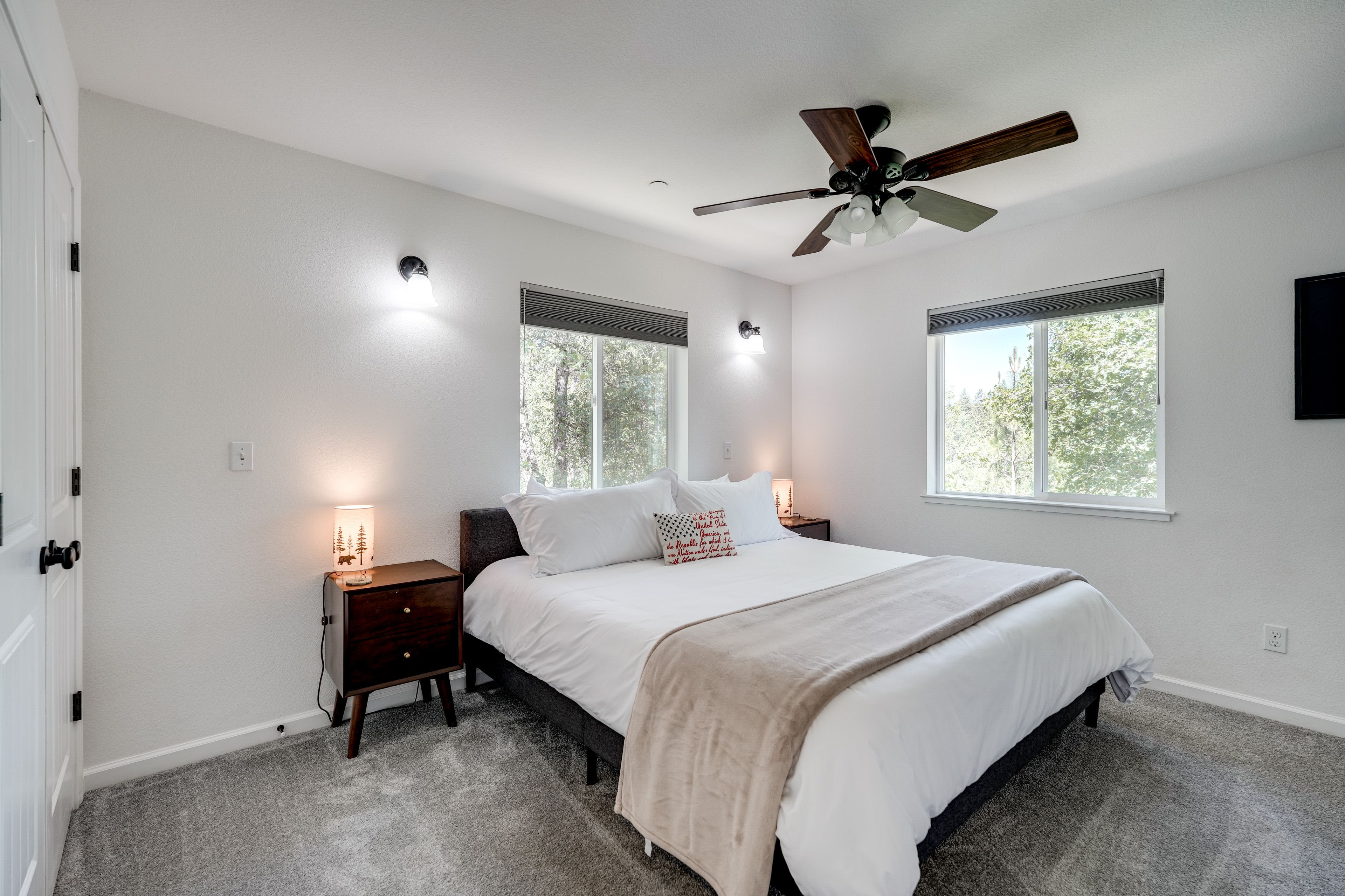 Bedroom 1 | King Bed | Linens Provided