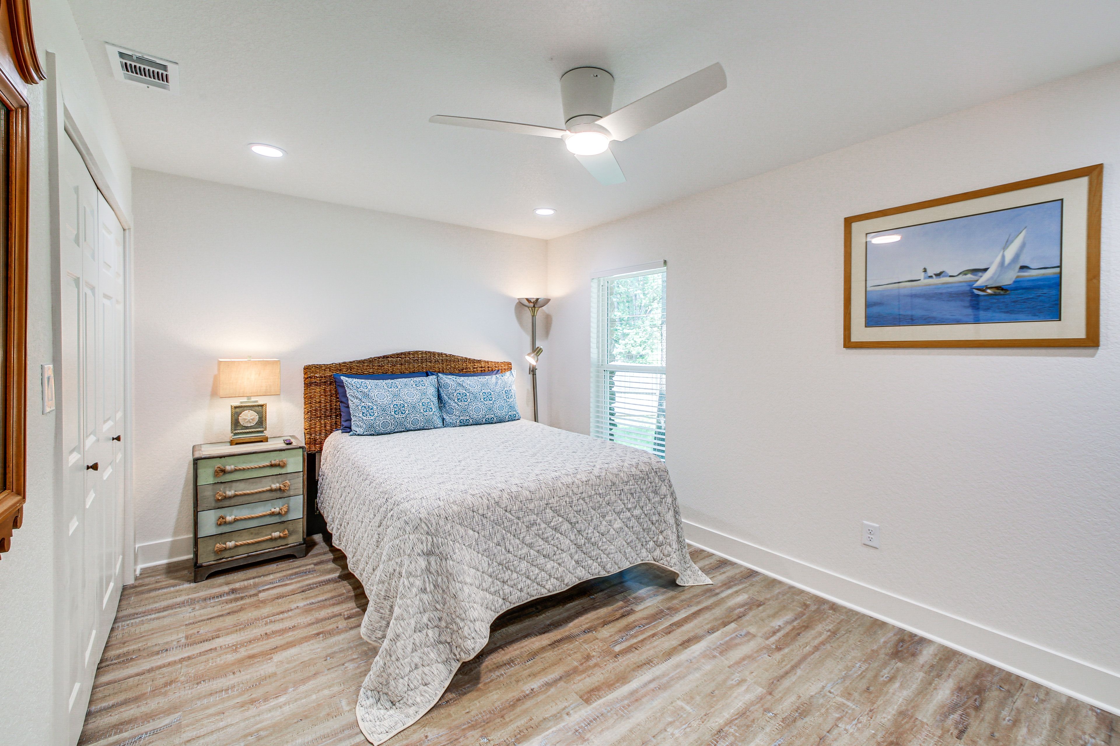 Bedroom 2 | Queen Bed