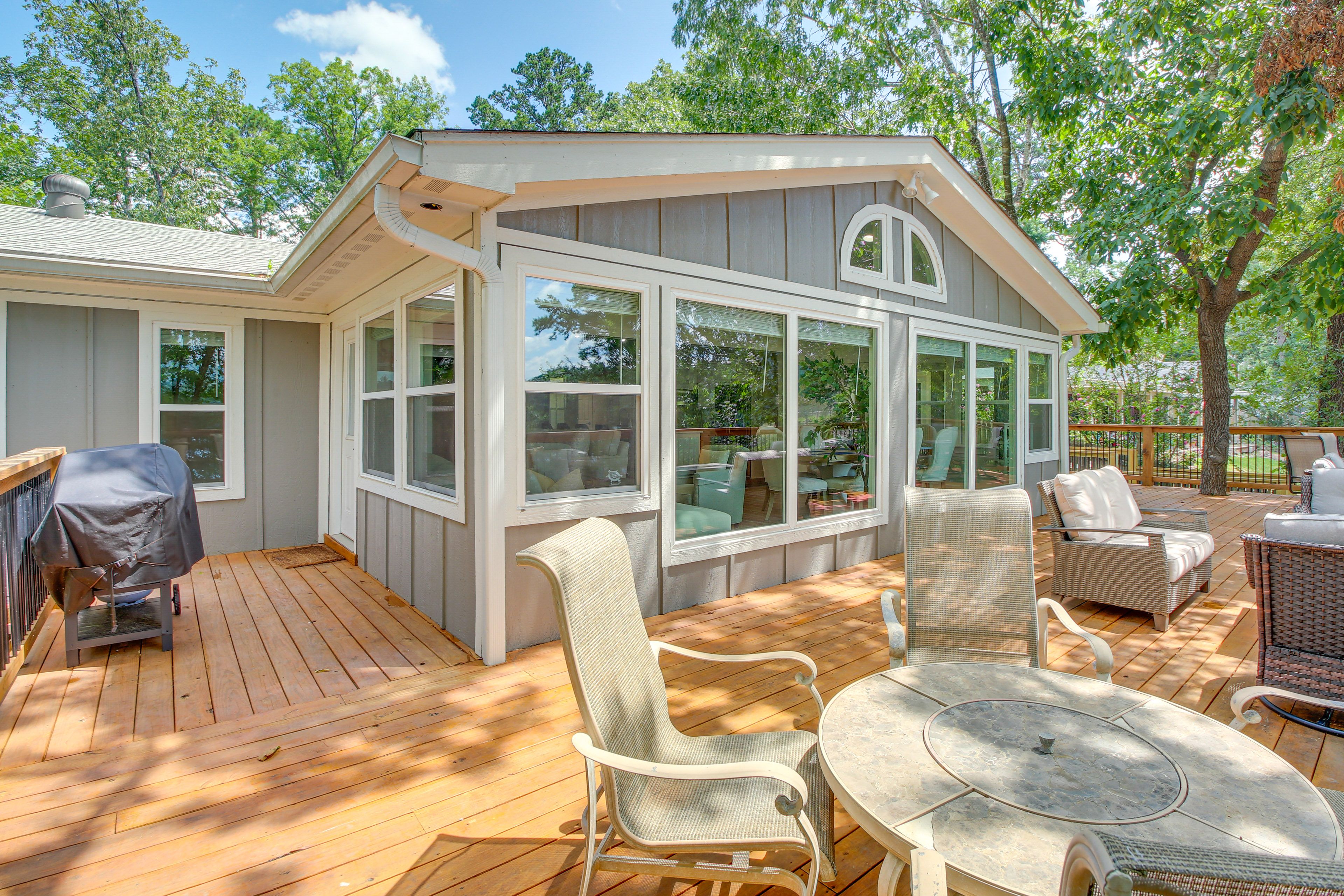 Deck | Gas Grill | Outdoor Seating