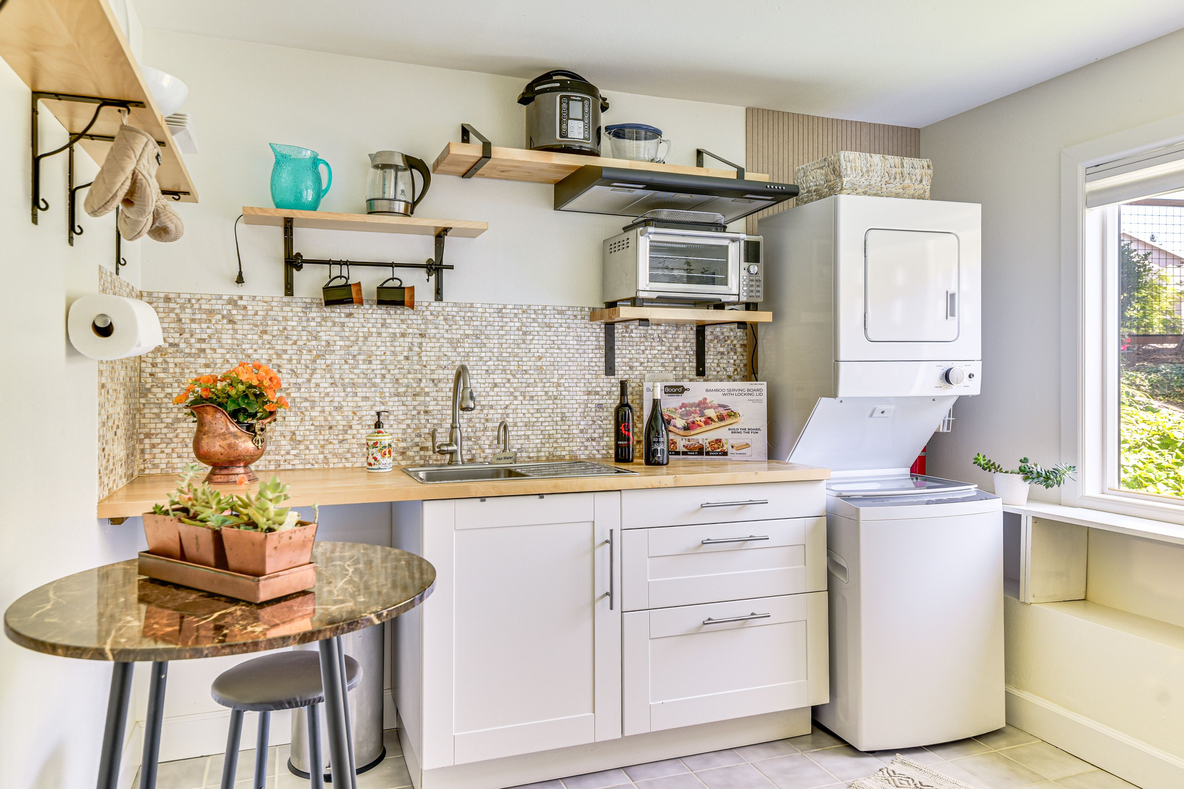 Kitchenette | Washer & Dryer | Toaster Oven | Cooking Basics