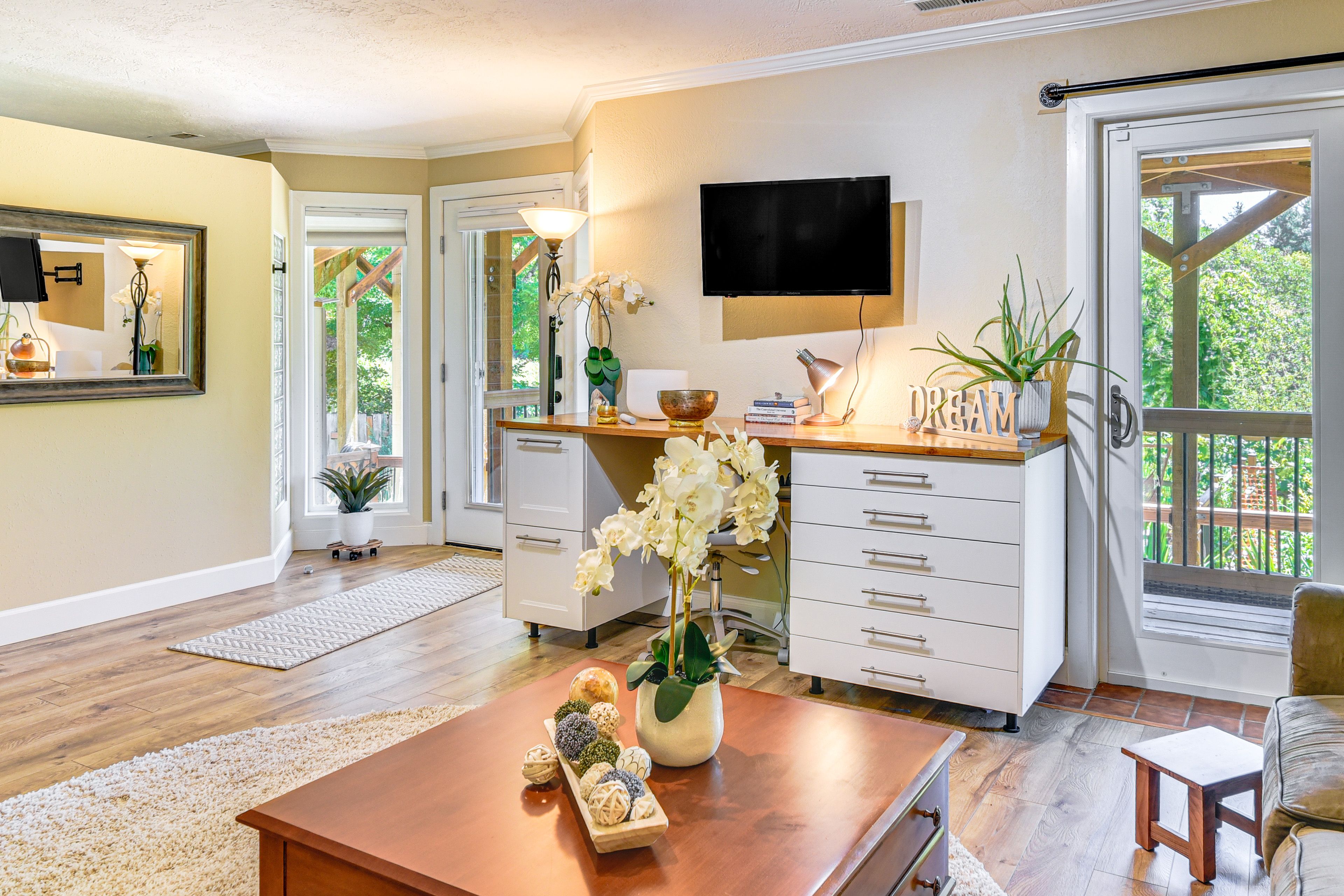 Lap-top Friendly Workspace