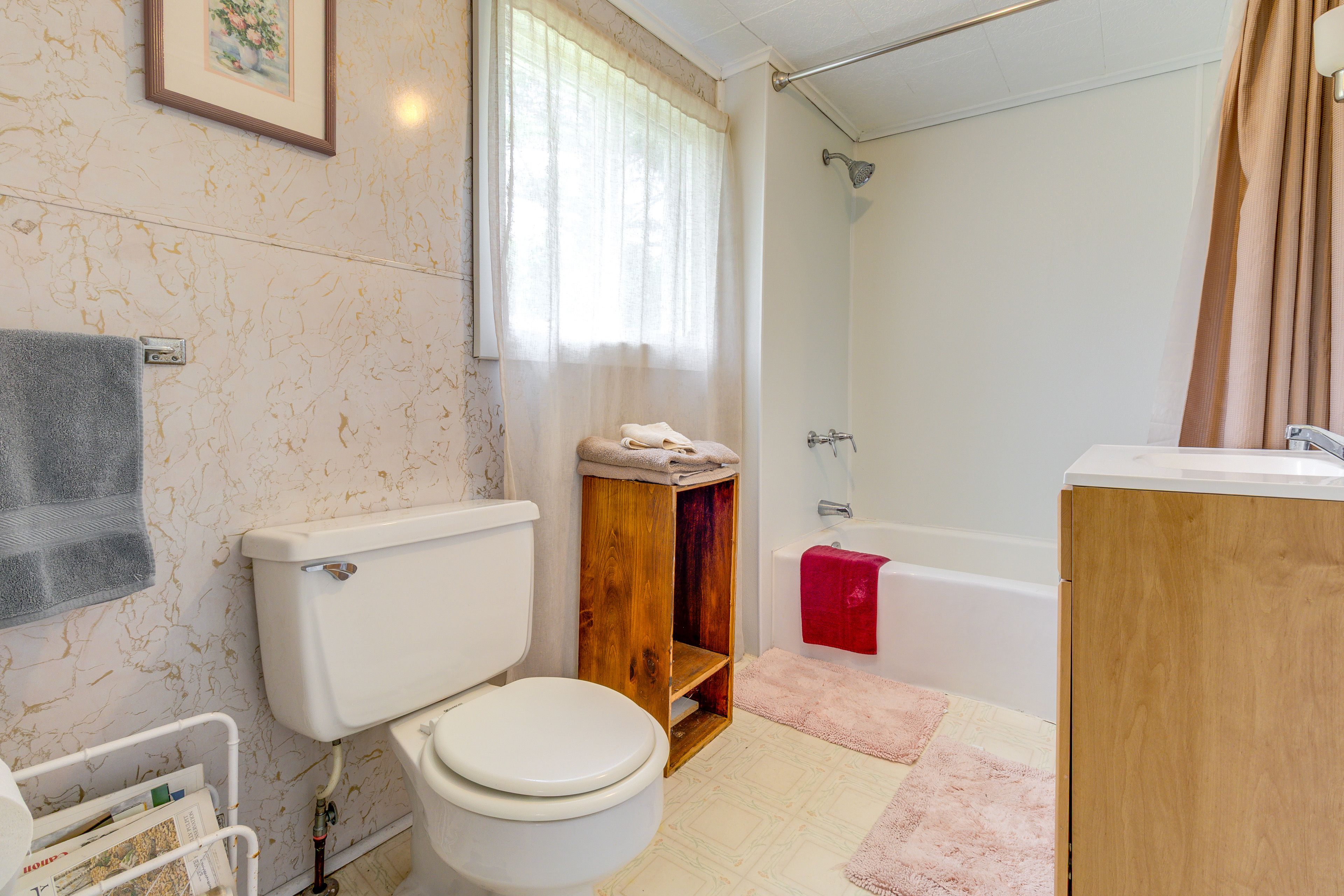Full Bathroom | 1st Floor