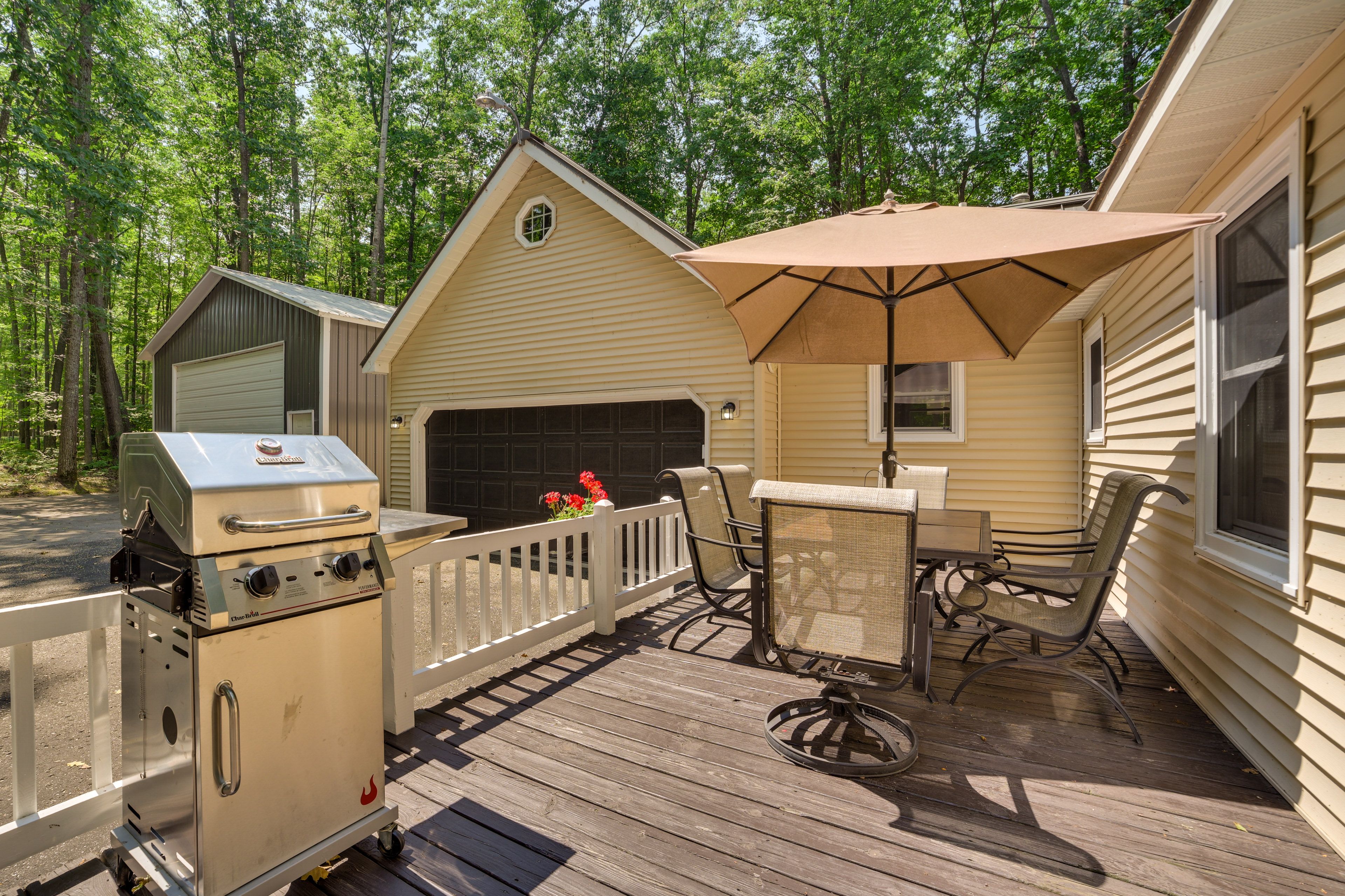 Wraparound Porch | Gas Grill