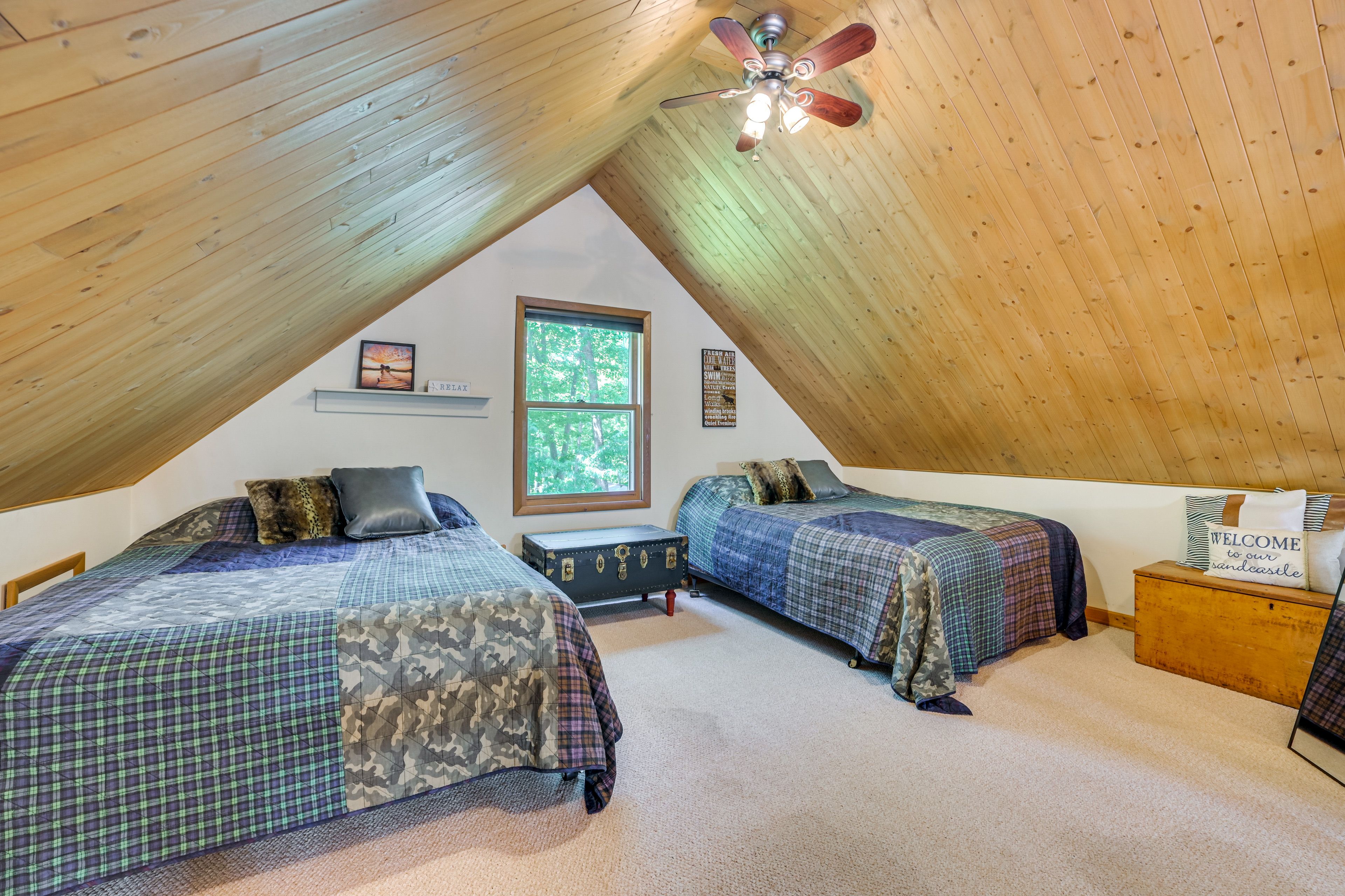 Loft | 2 Full Beds | 2nd Floor