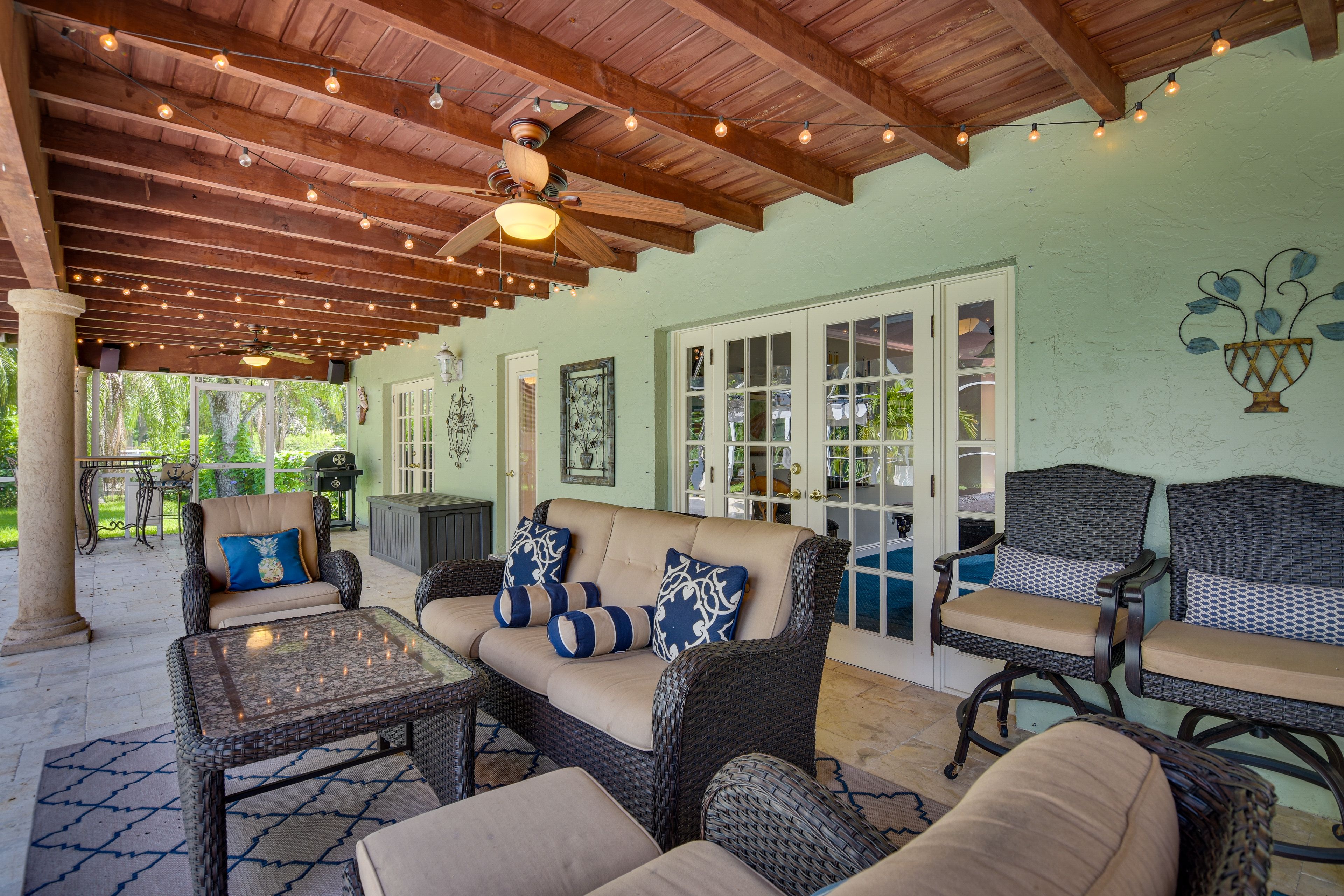 Plantation Vacation Rental | 3BR | 2BA | 2,788 Sq Ft | 1 Half Step to Enter