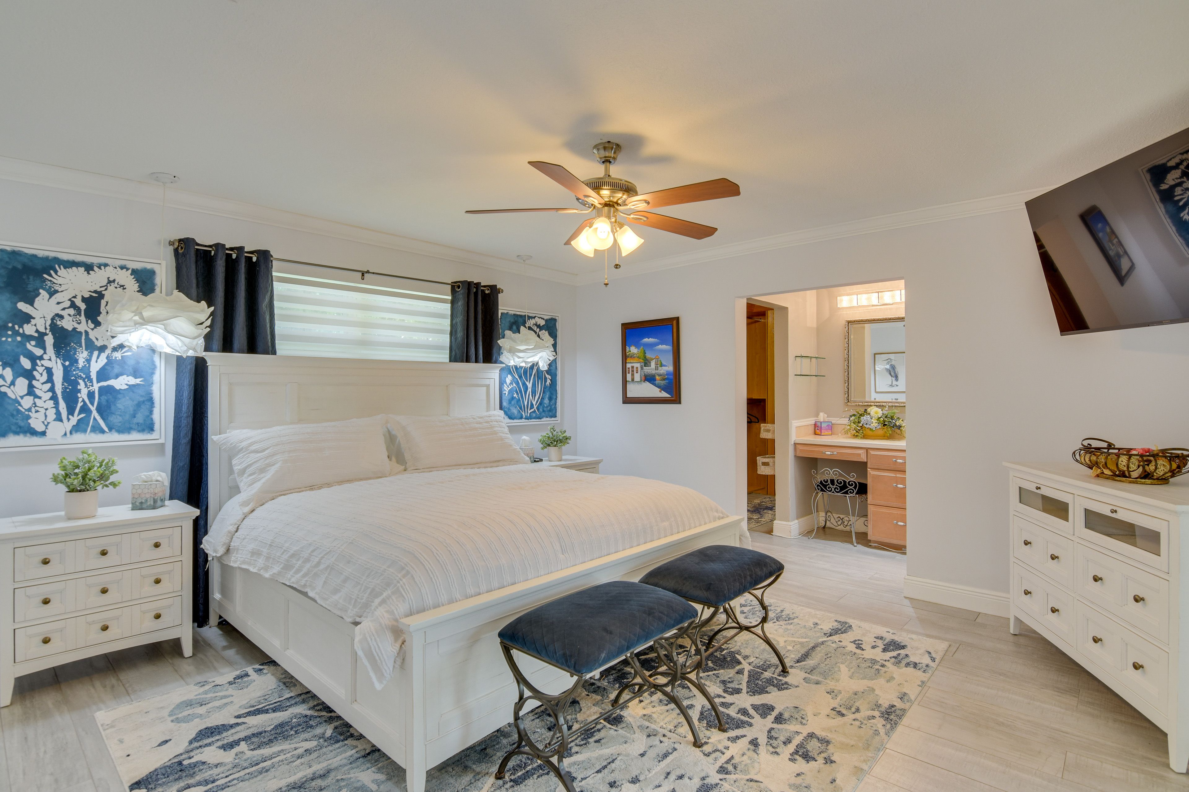 Bedroom 1 | King Bed | Smart TV | Walk-In Closet | En-Suite Bathroom