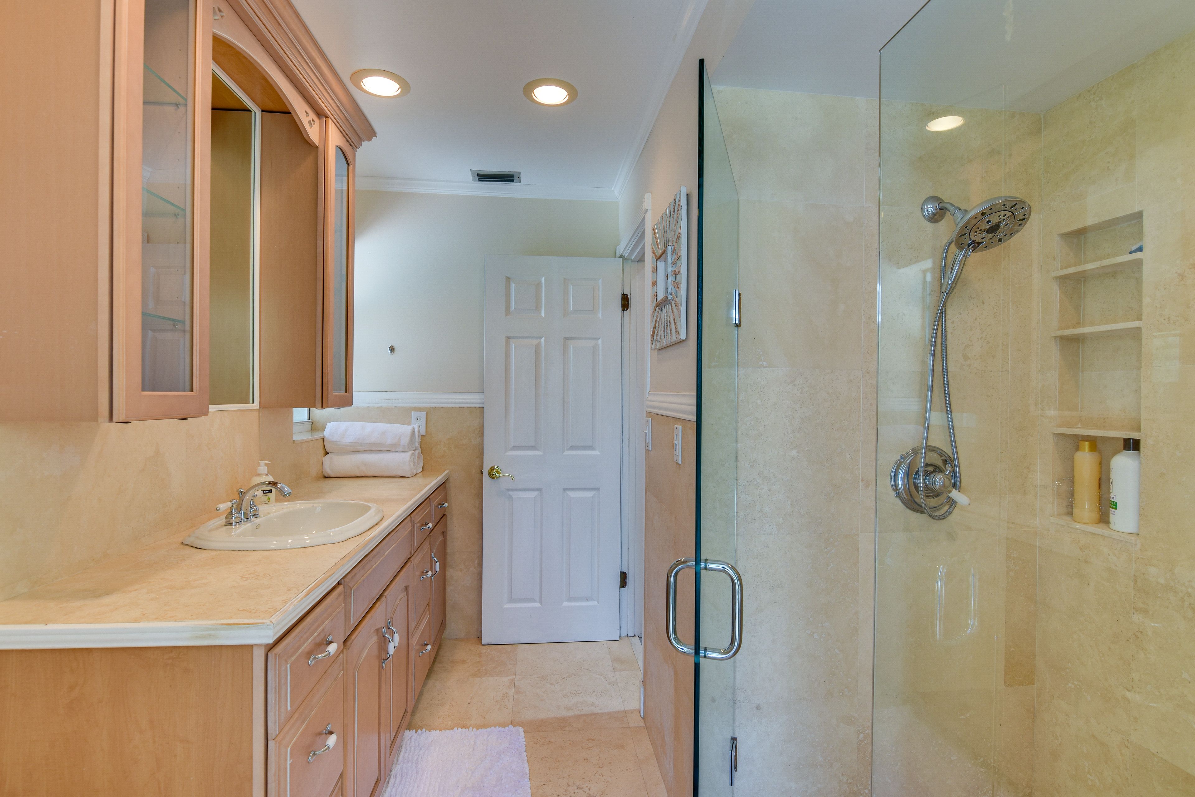En-Suite Bathroom | Complimentary Toiletries | Towels Provided